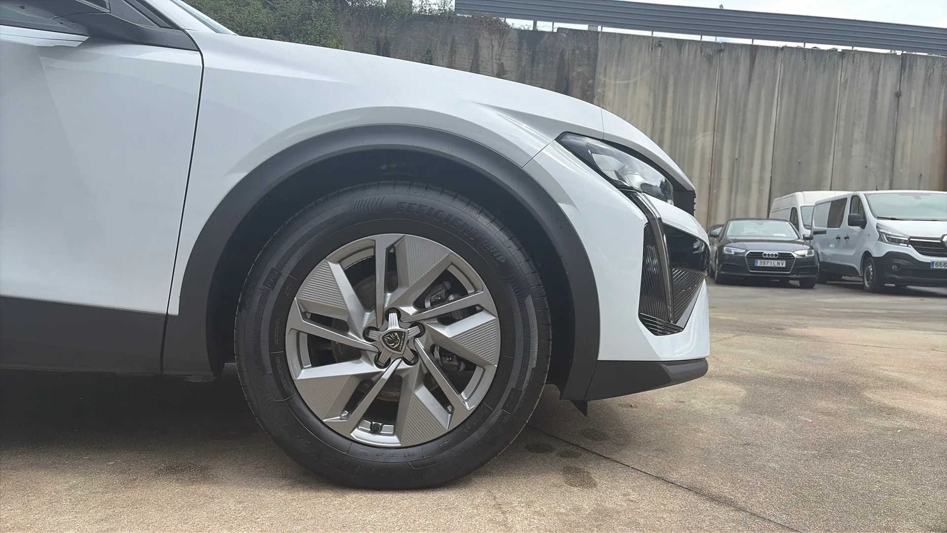 Peugeot 408 Allure Hybrid 145 eDCS6 - foto 23