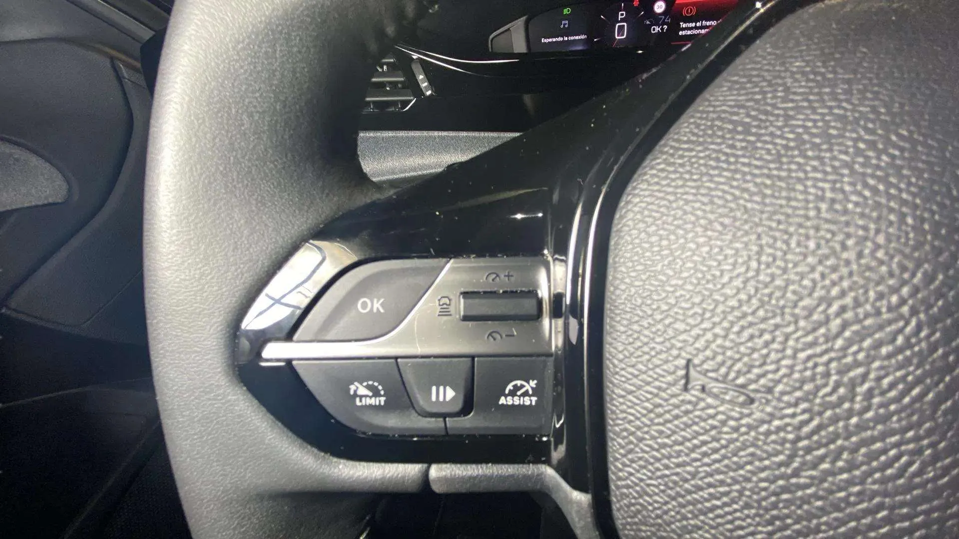 Peugeot 408 Allure Hybrid 136 eDCS6 - foto 22