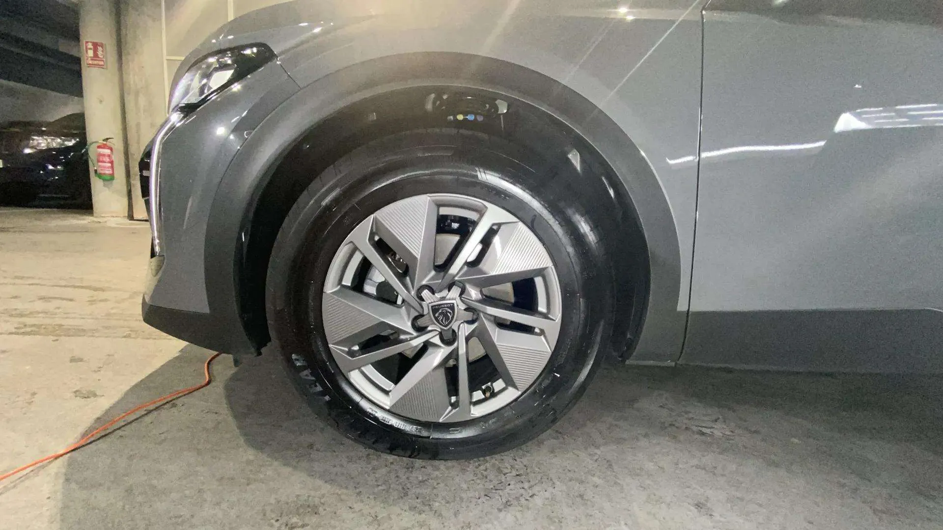 Peugeot 408 Allure Hybrid 136 eDCS6 - foto 19