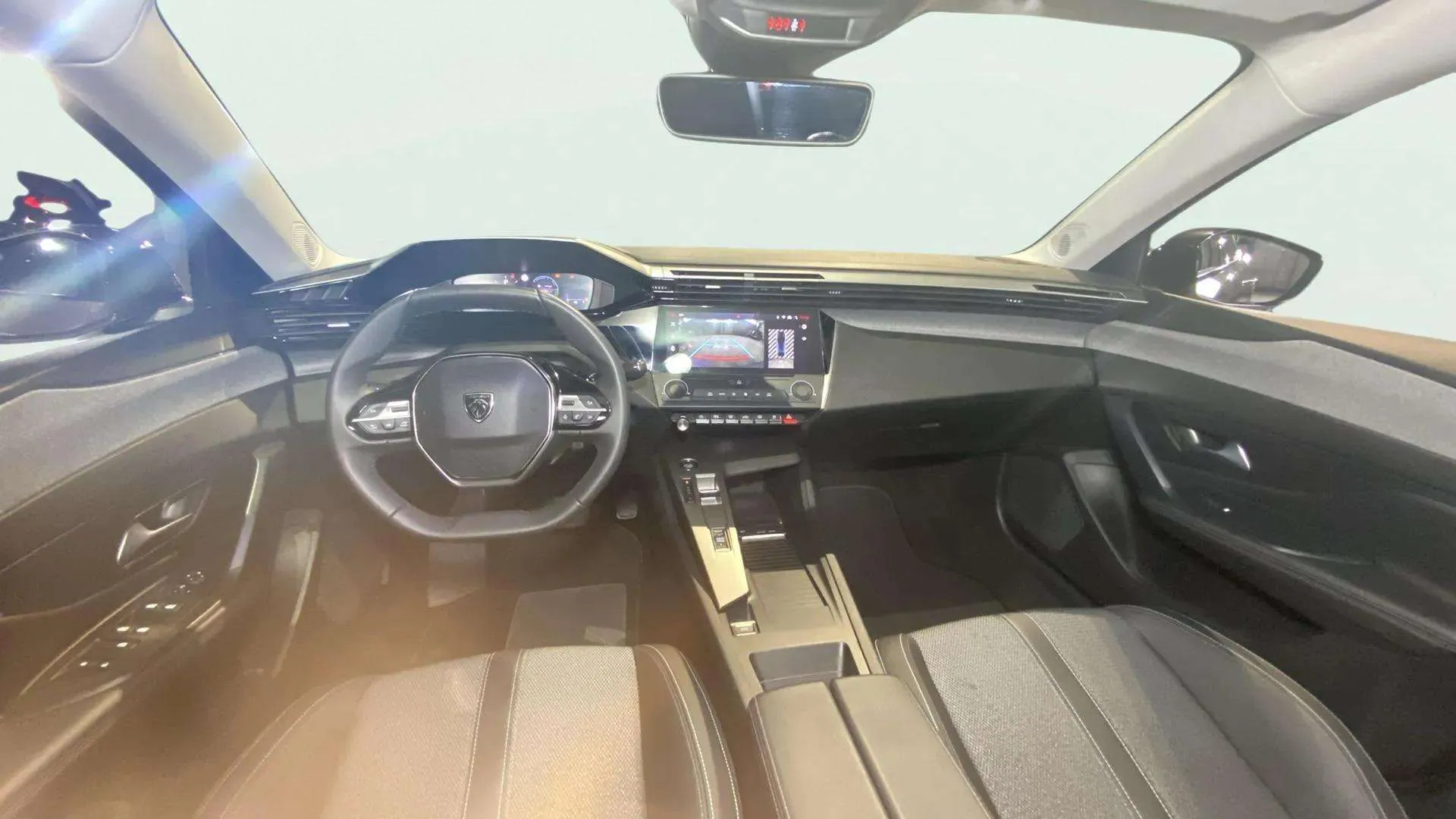 Peugeot 408 Allure Hybrid 136 eDCS6 - foto 11