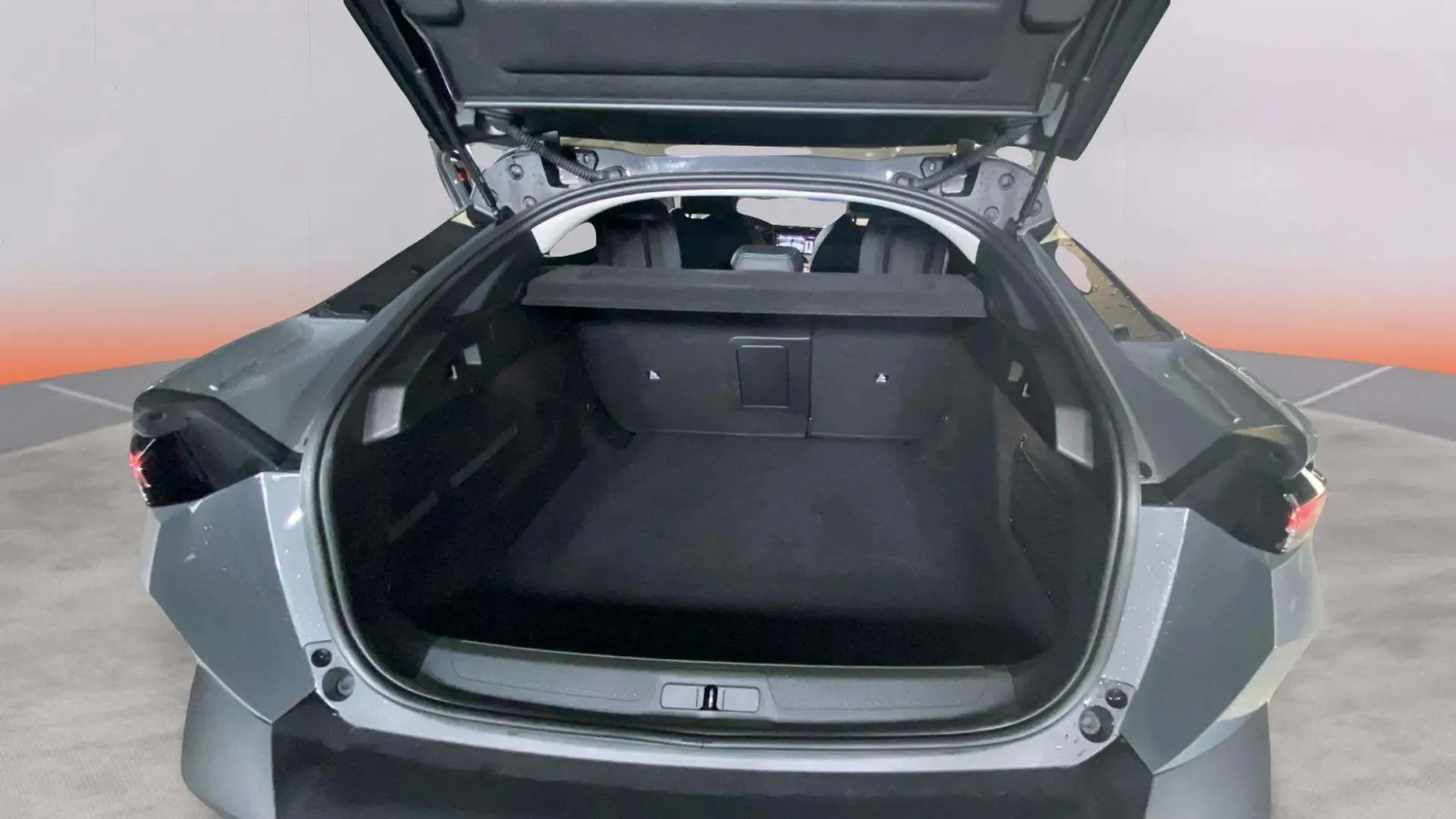 Peugeot 408 Allure Hybrid 136 eDCS6 - foto 18