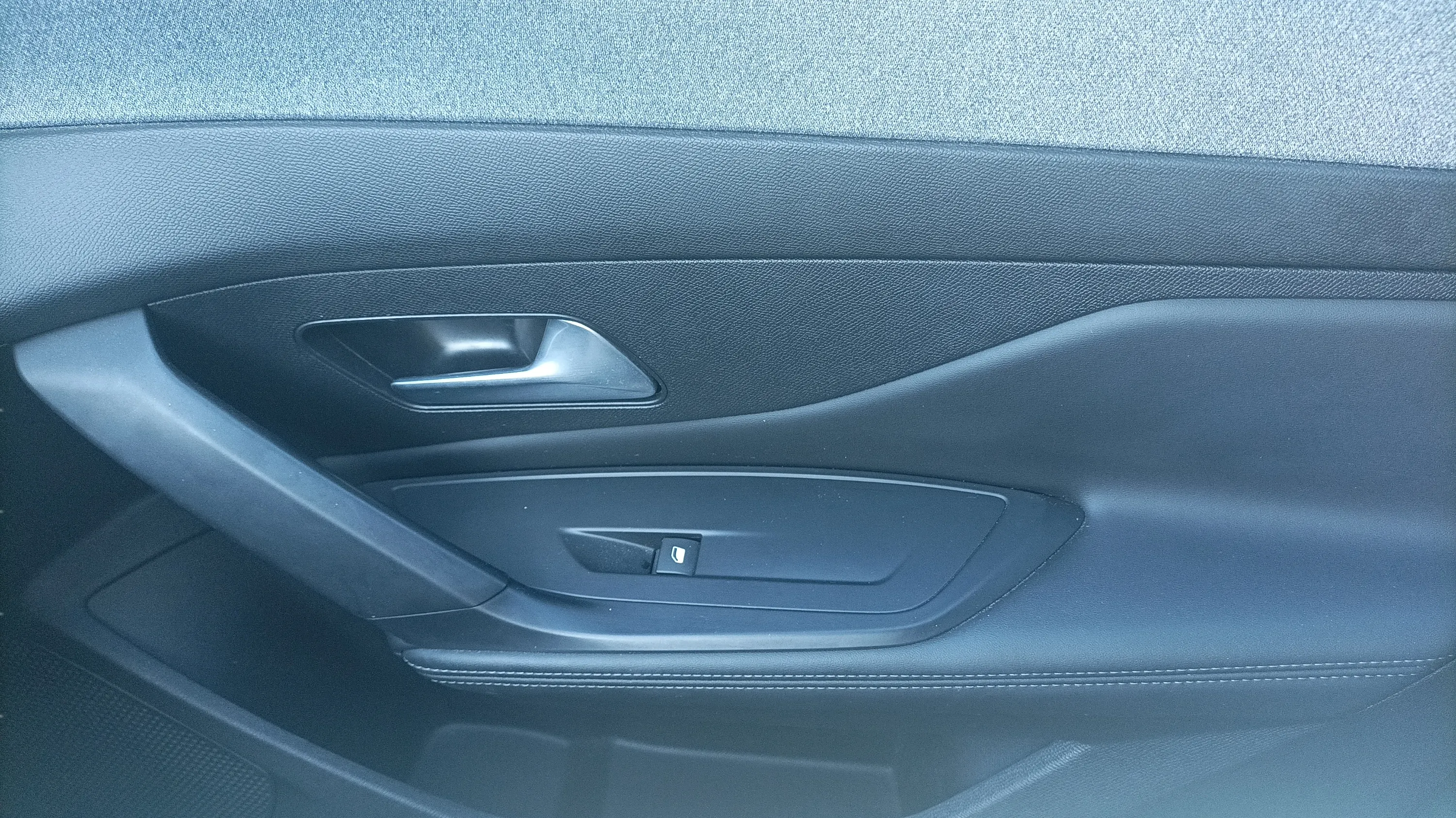 Peugeot 408 Allure Hybrid 136 eDCS6 - foto 20