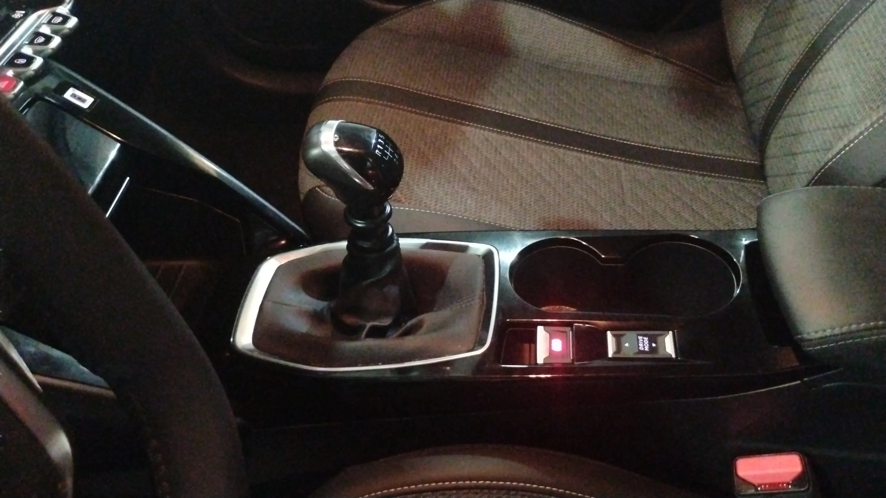 Peugeot 208 Allure Gasolina 100 - foto 13