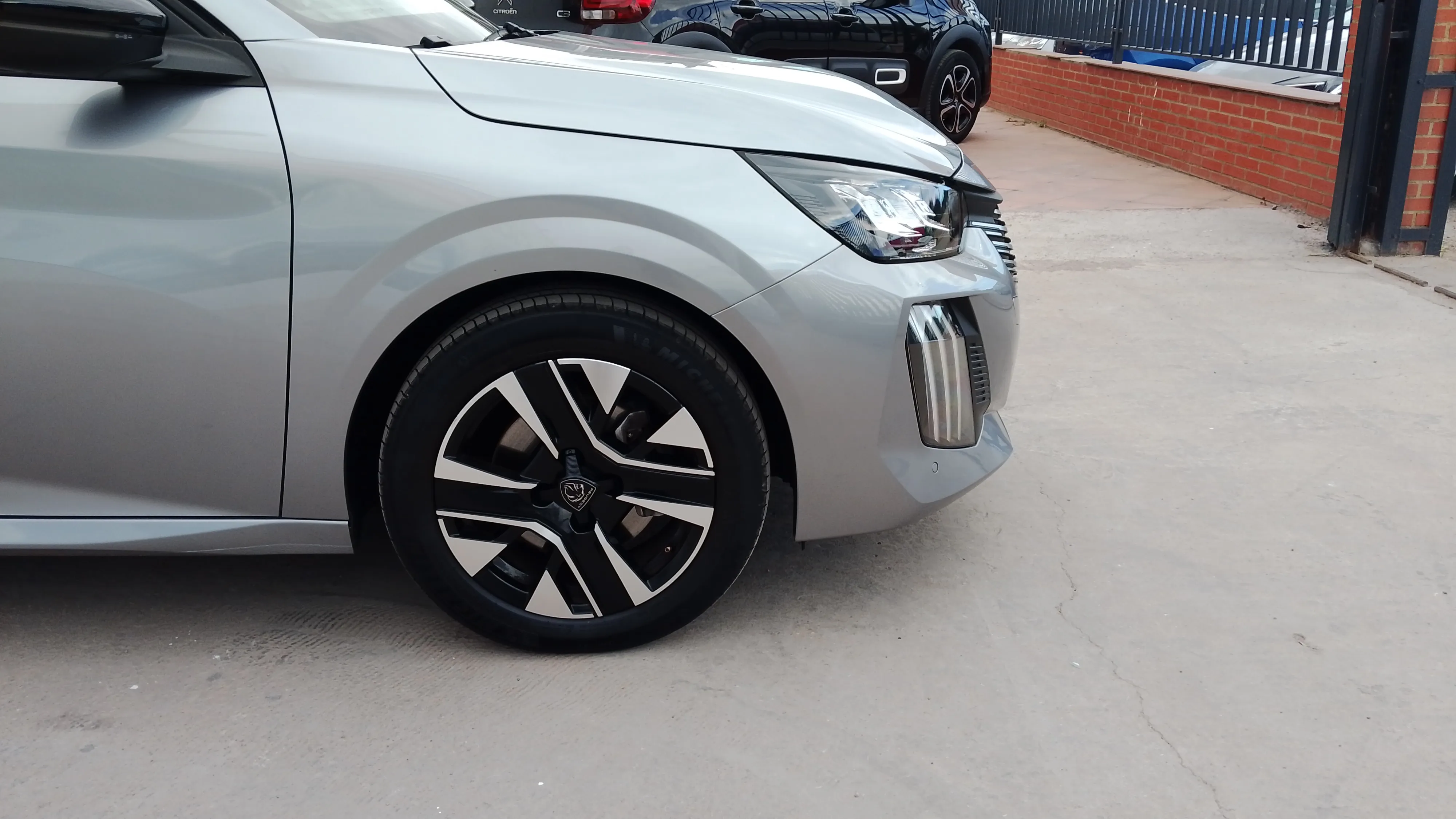 Peugeot 208 Allure Gasolina 100 - foto 14