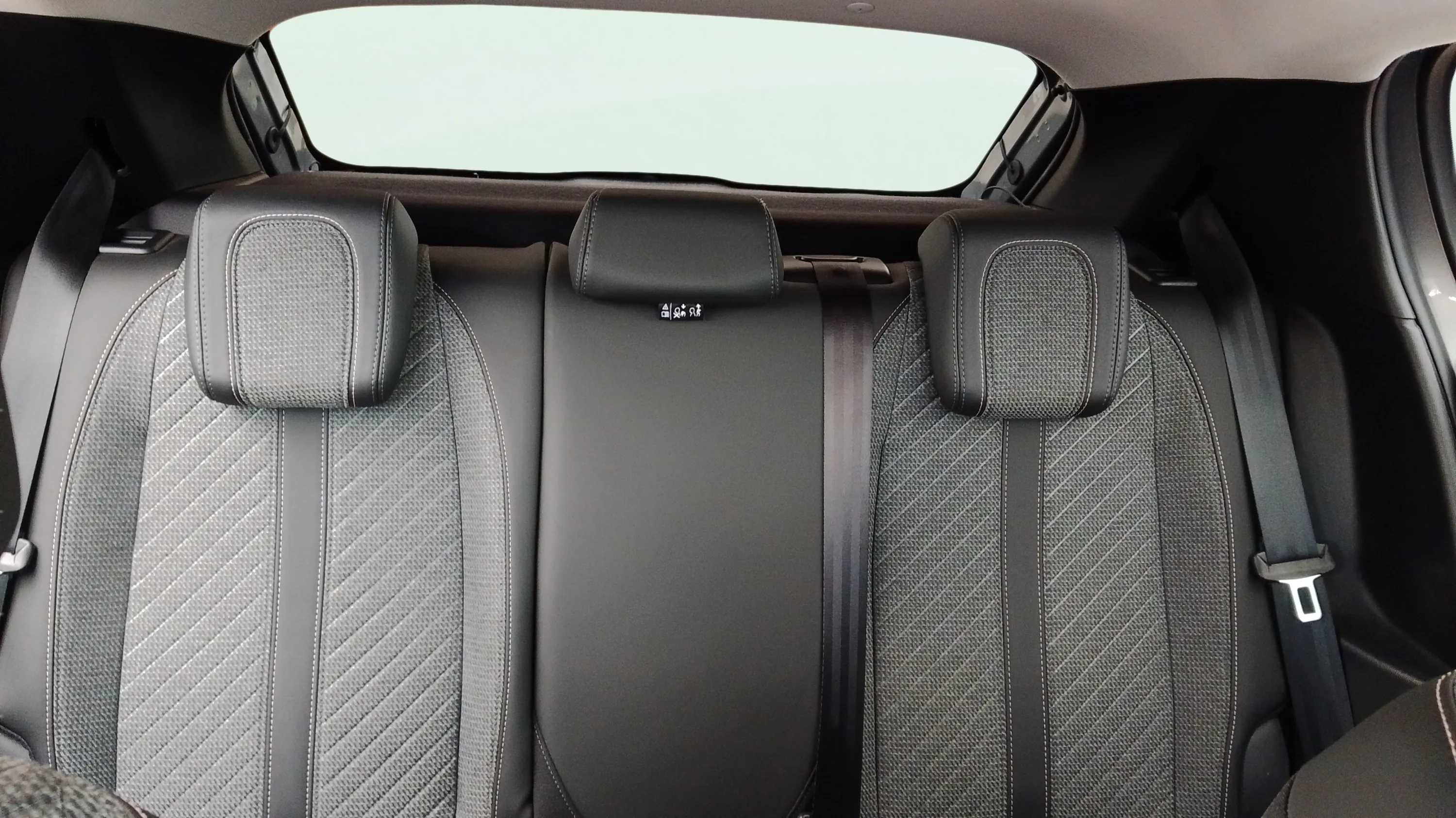 Peugeot 208 Allure Gasolina 100 - foto 12