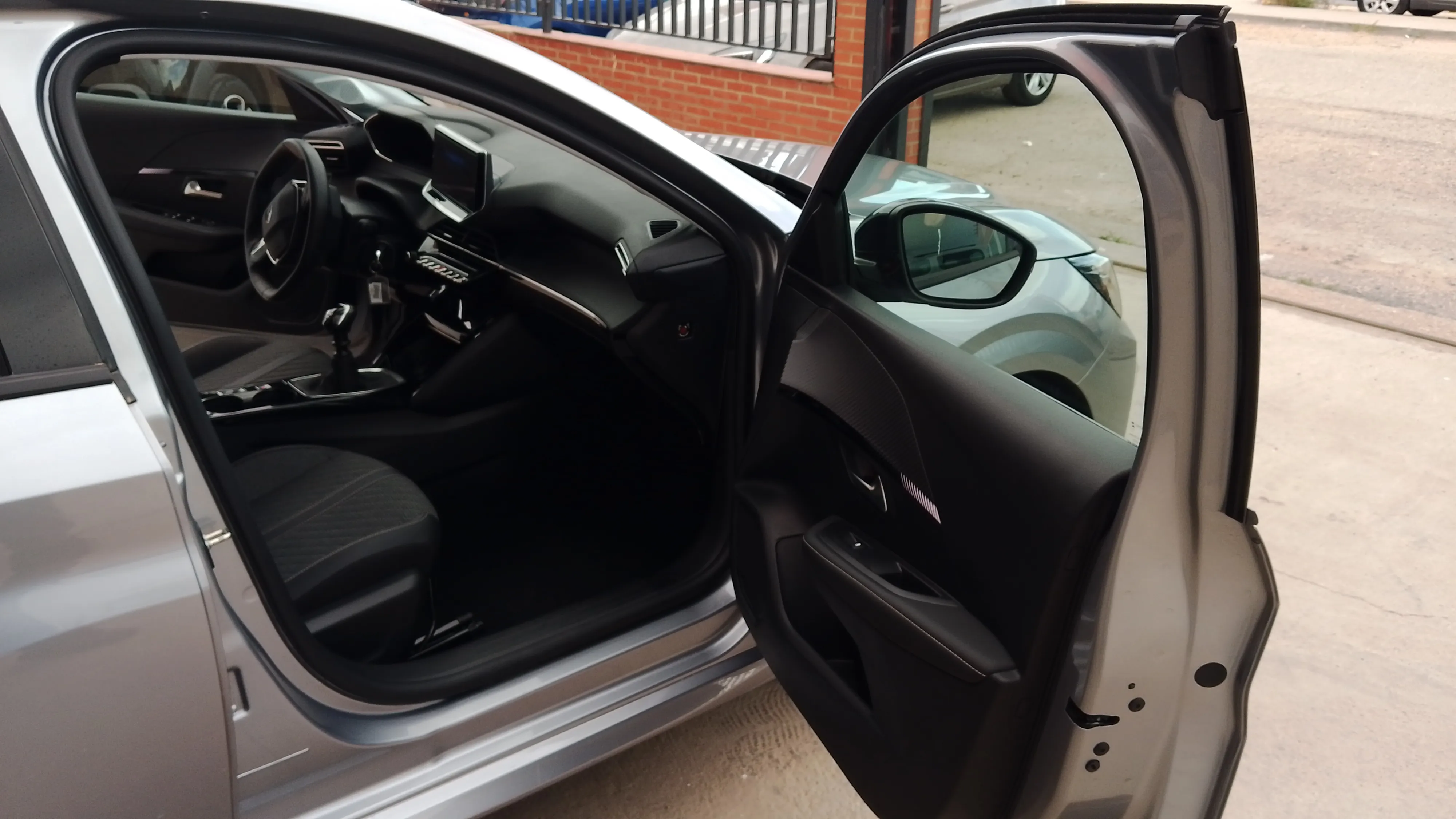 Peugeot 208 Allure Gasolina 100 - foto 11