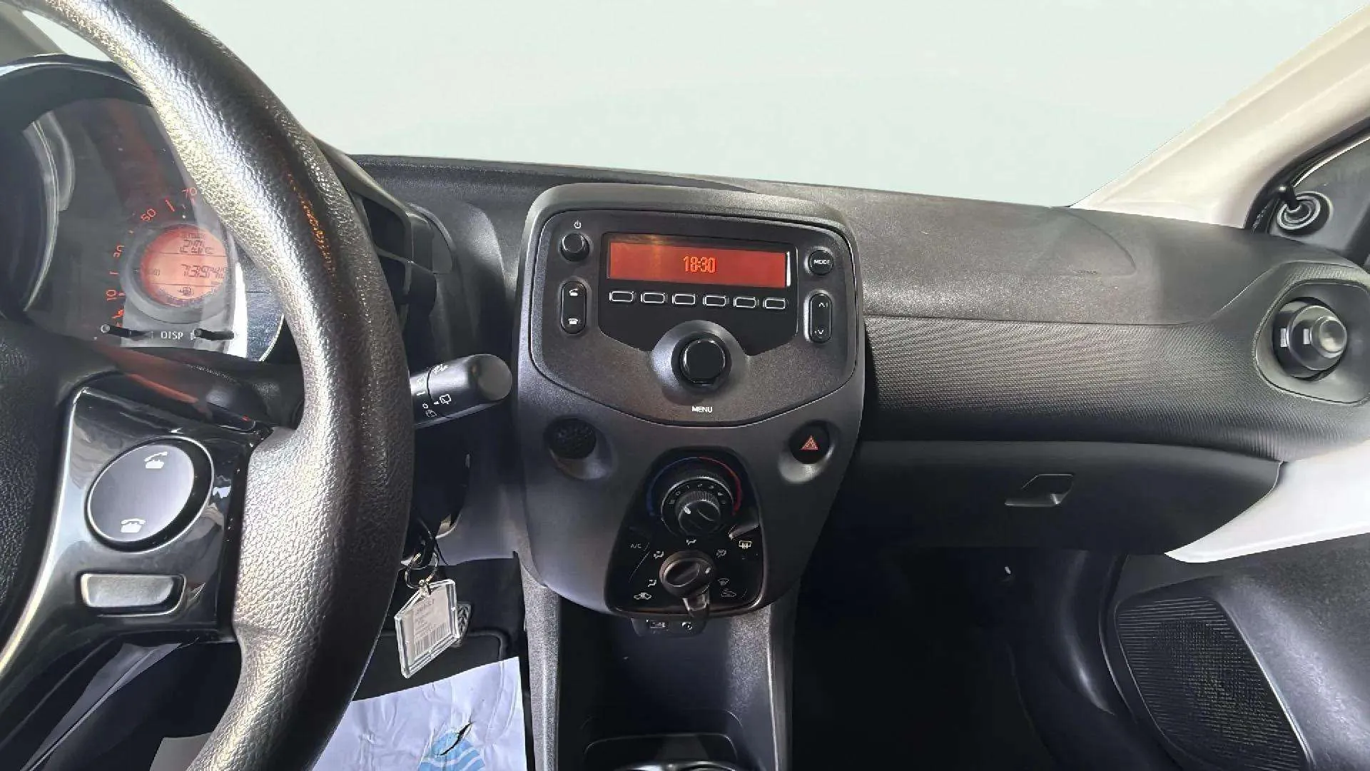 Toyota Aygo 1.0 70 x-play - foto 10