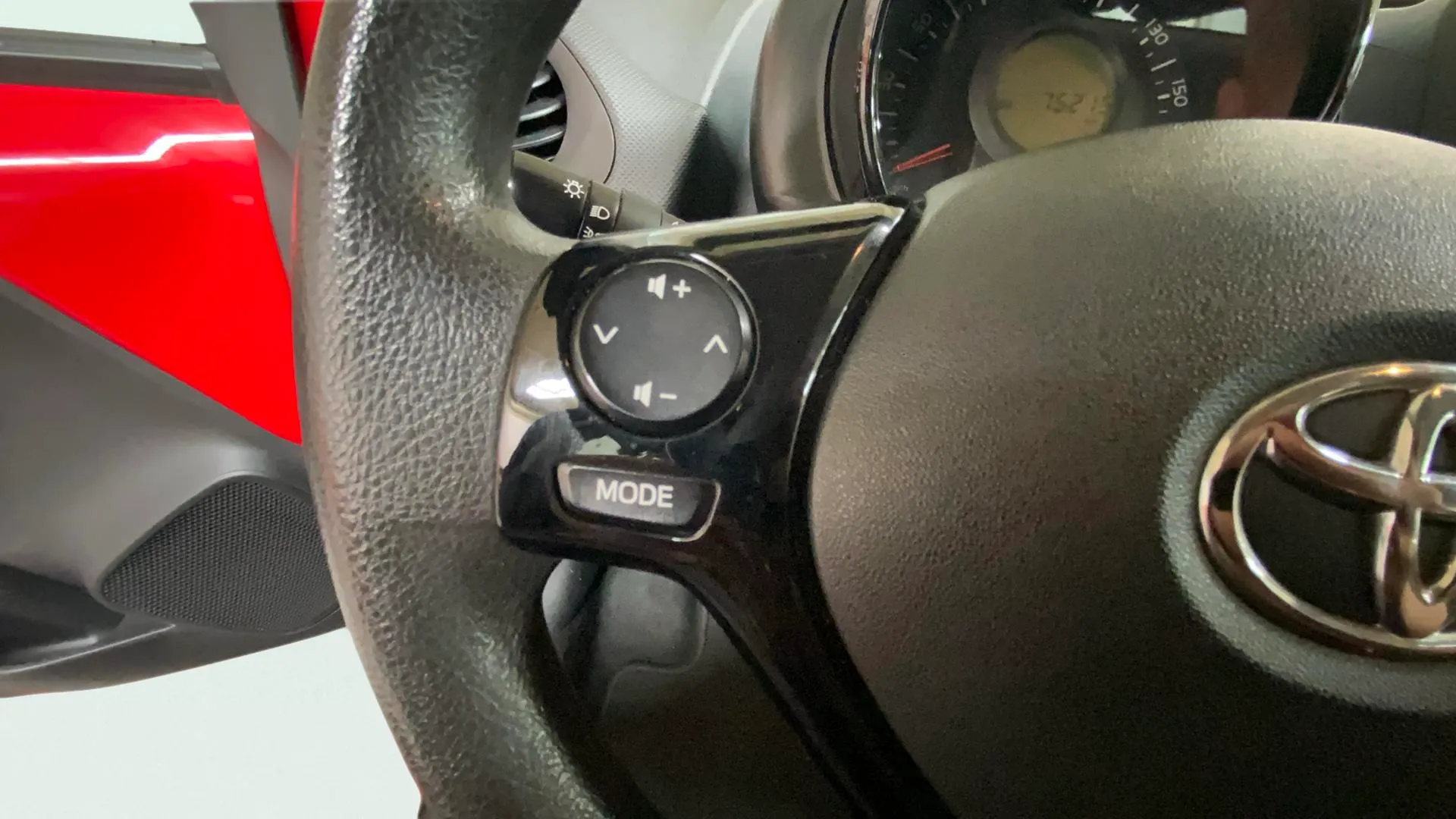 Toyota Aygo 1.0 70 x-play - foto 11