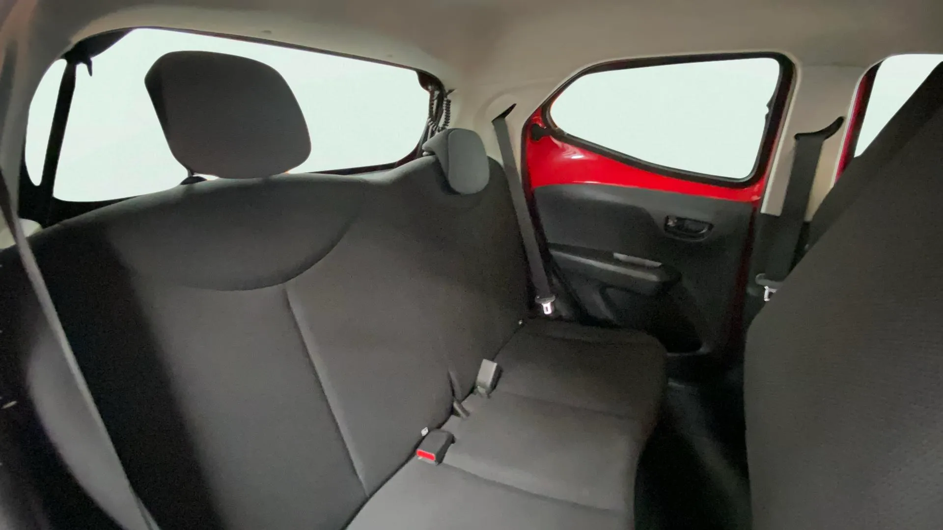 Toyota Aygo 1.0 70 x-play - foto 24