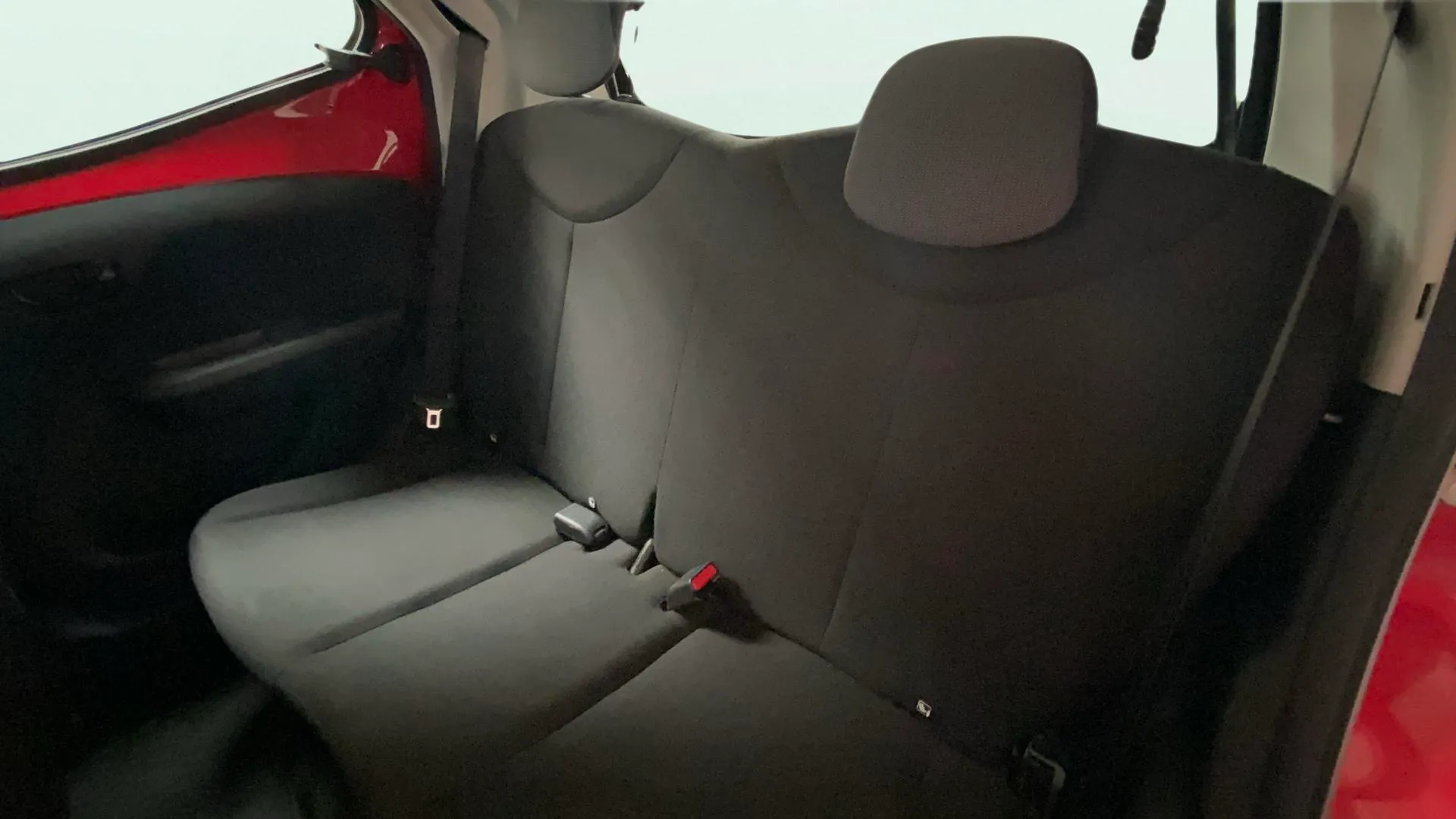 Toyota Aygo 1.0 70 x-play - foto 23