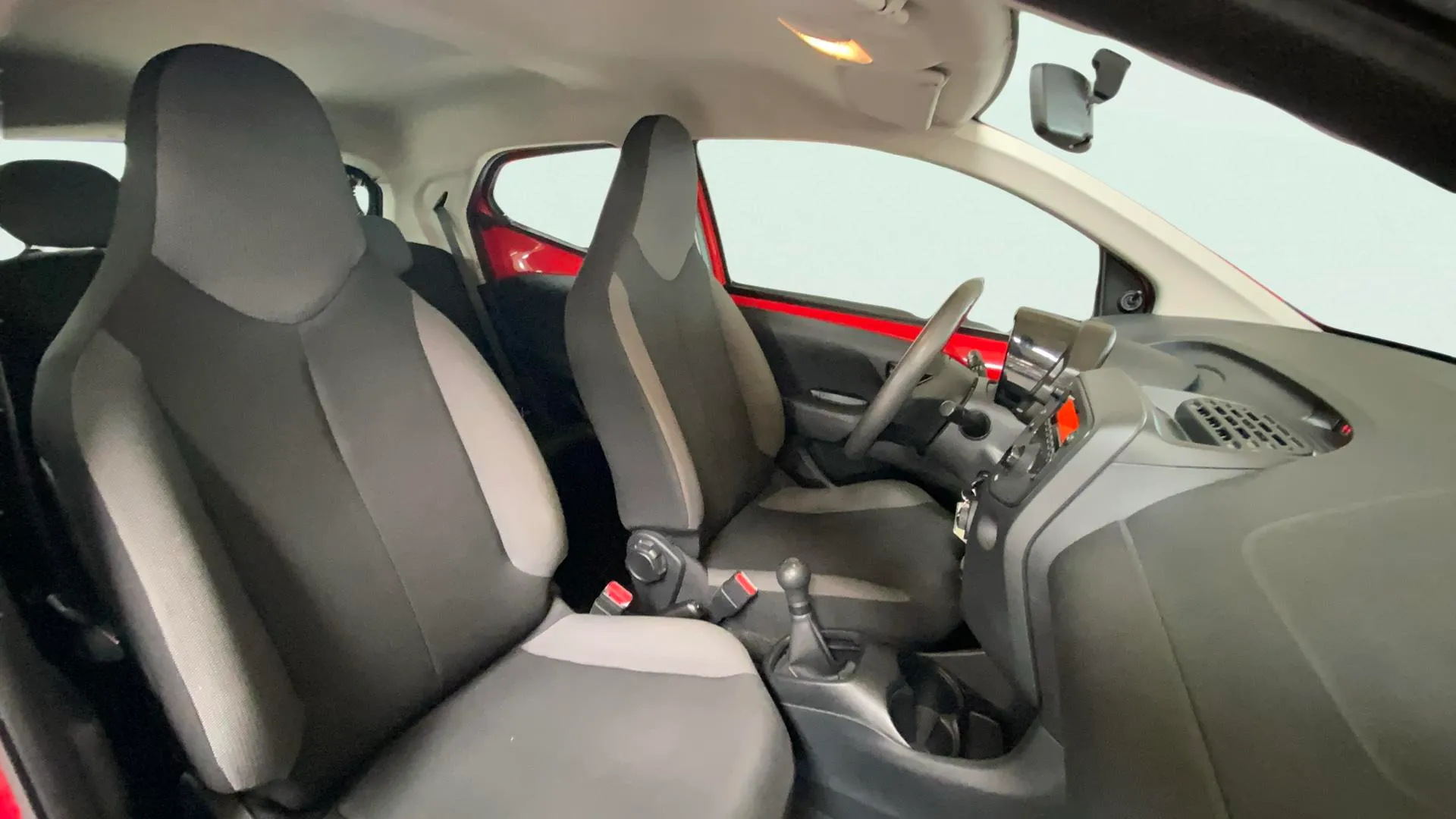Toyota Aygo 1.0 70 x-play - foto 22