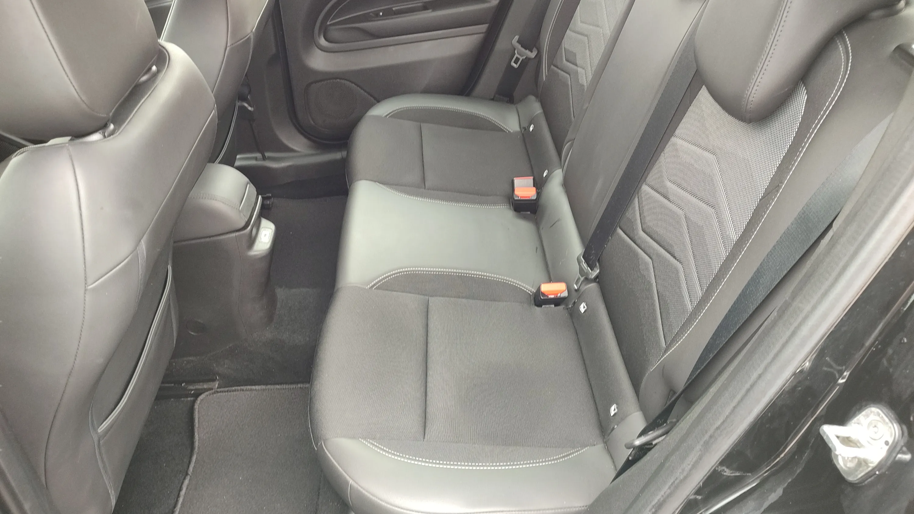 Jeep Avenger 1.2 G 1st Edition - foto 24
