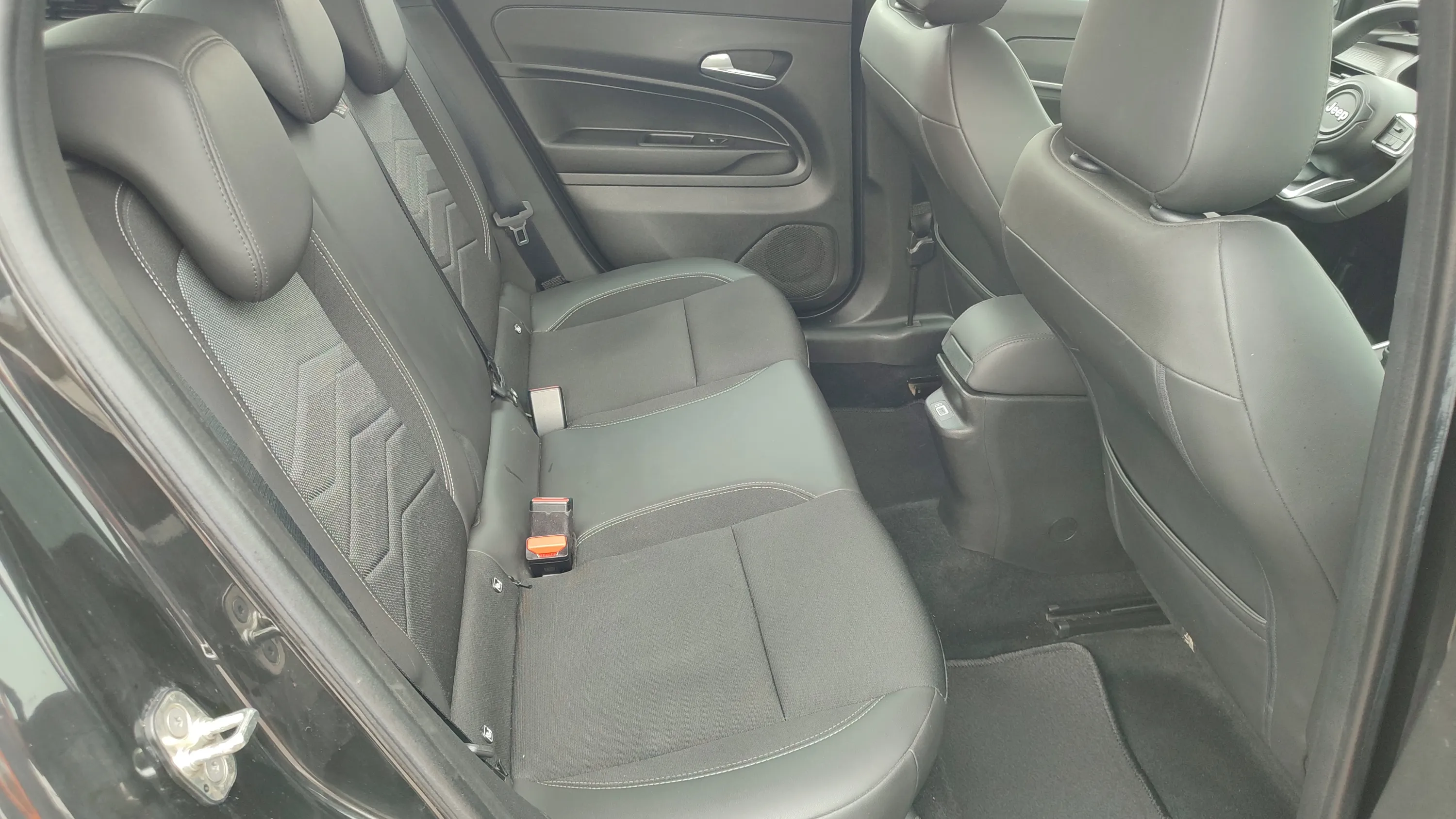 Jeep Avenger 1.2 G 1st Edition - foto 26
