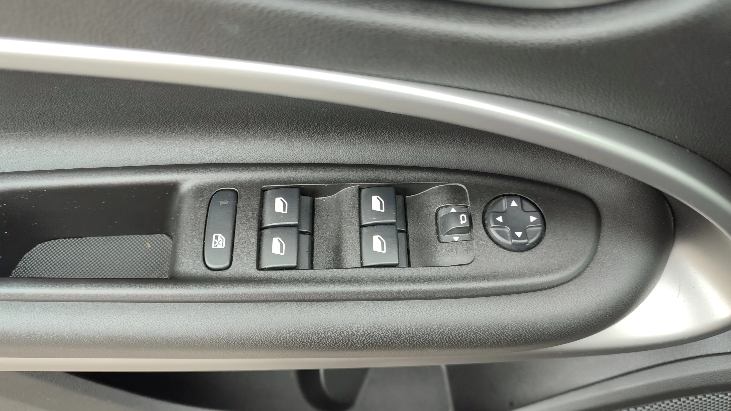 Jeep Avenger 1.2 G 1st Edition - foto 18