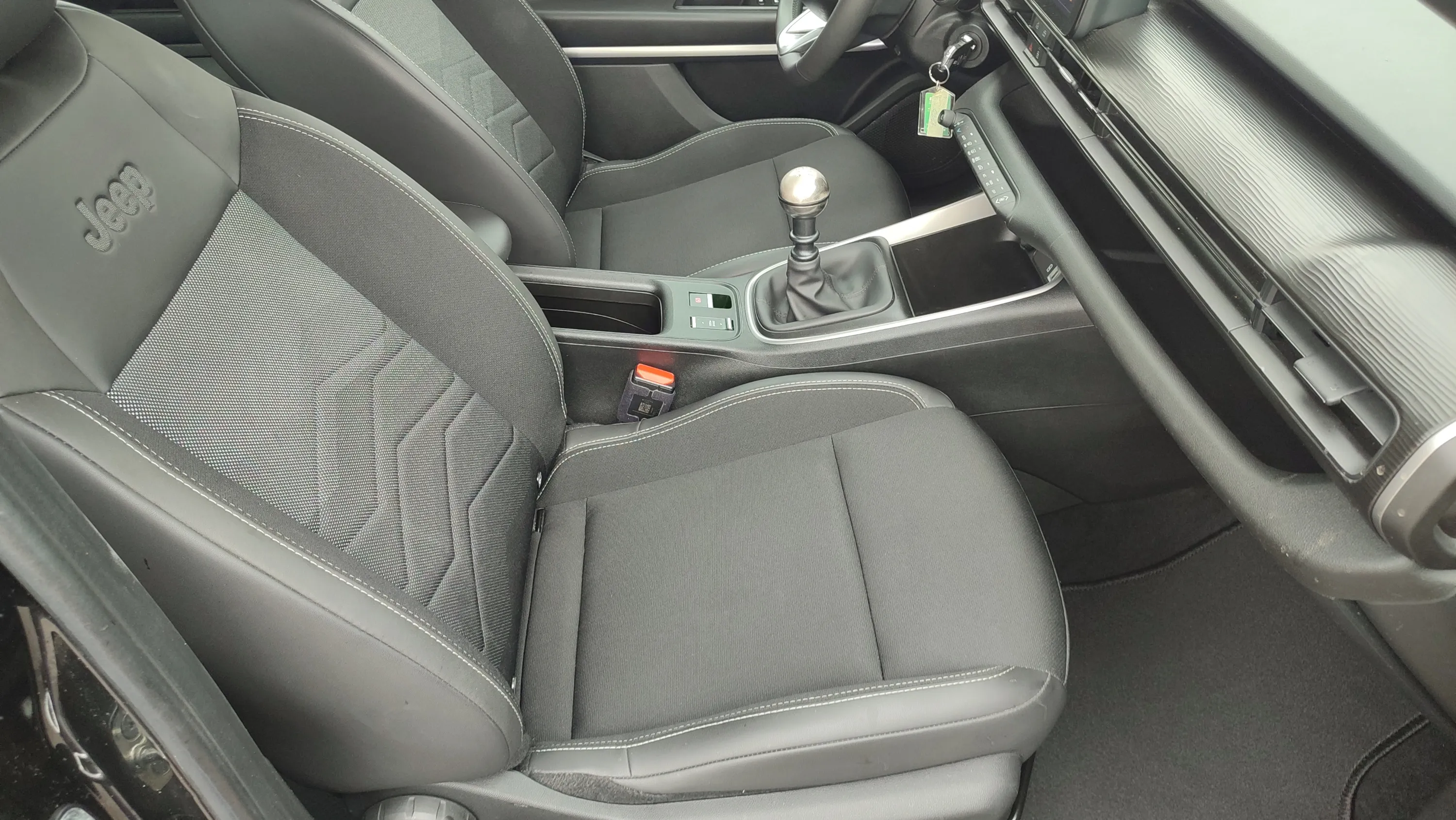 Jeep Avenger 1.2 G 1st Edition - foto 23