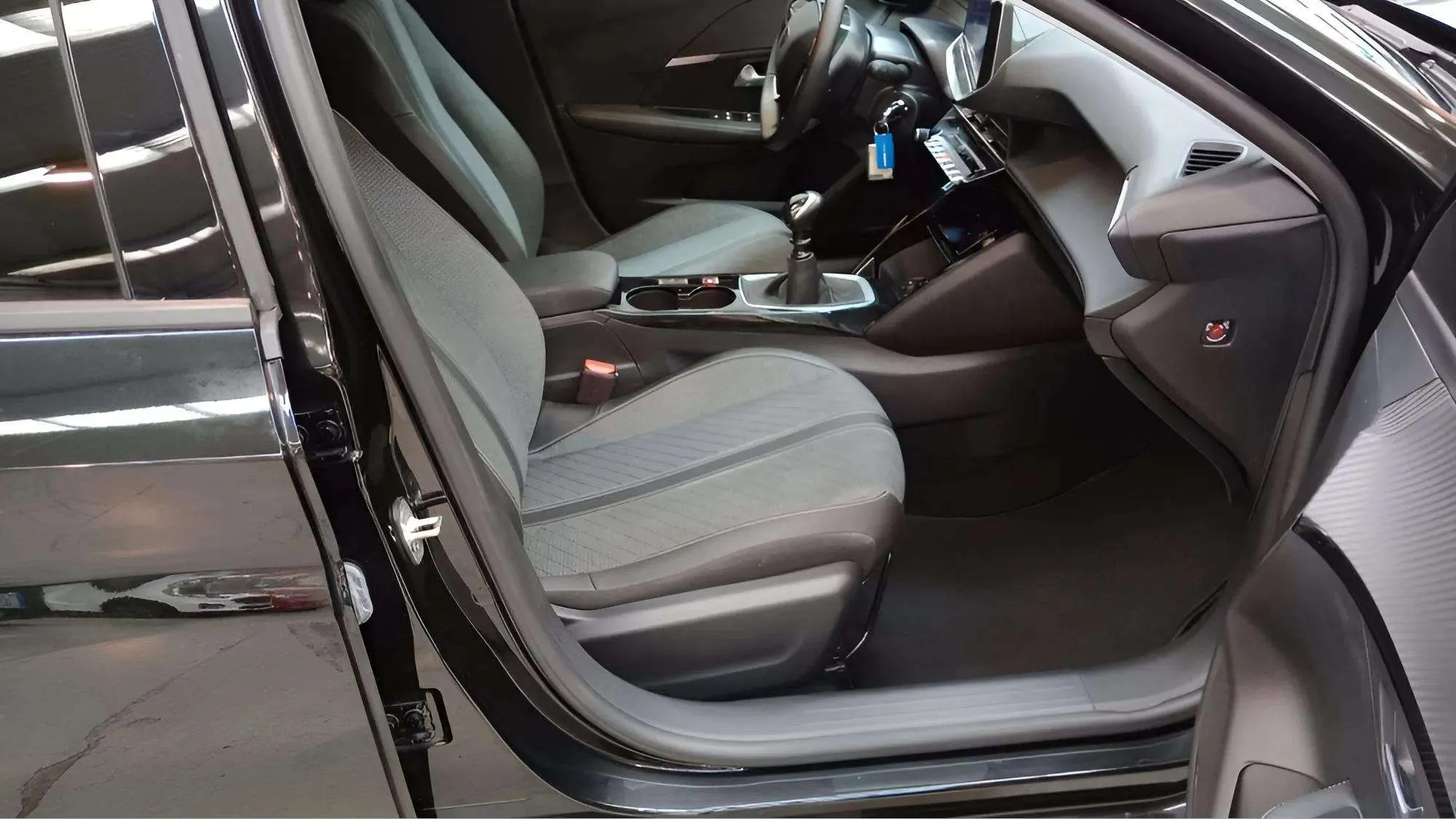 Peugeot 208 Allure Gasolina 100 - foto 9