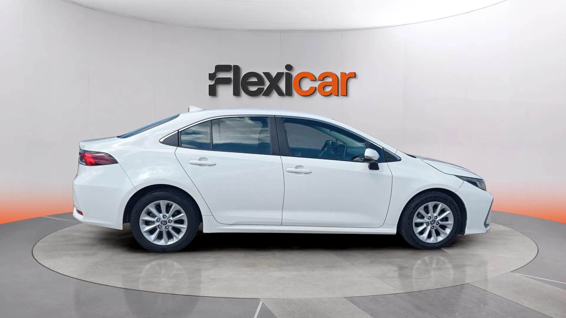 Toyota Corolla 140H Active Plus - foto 12
