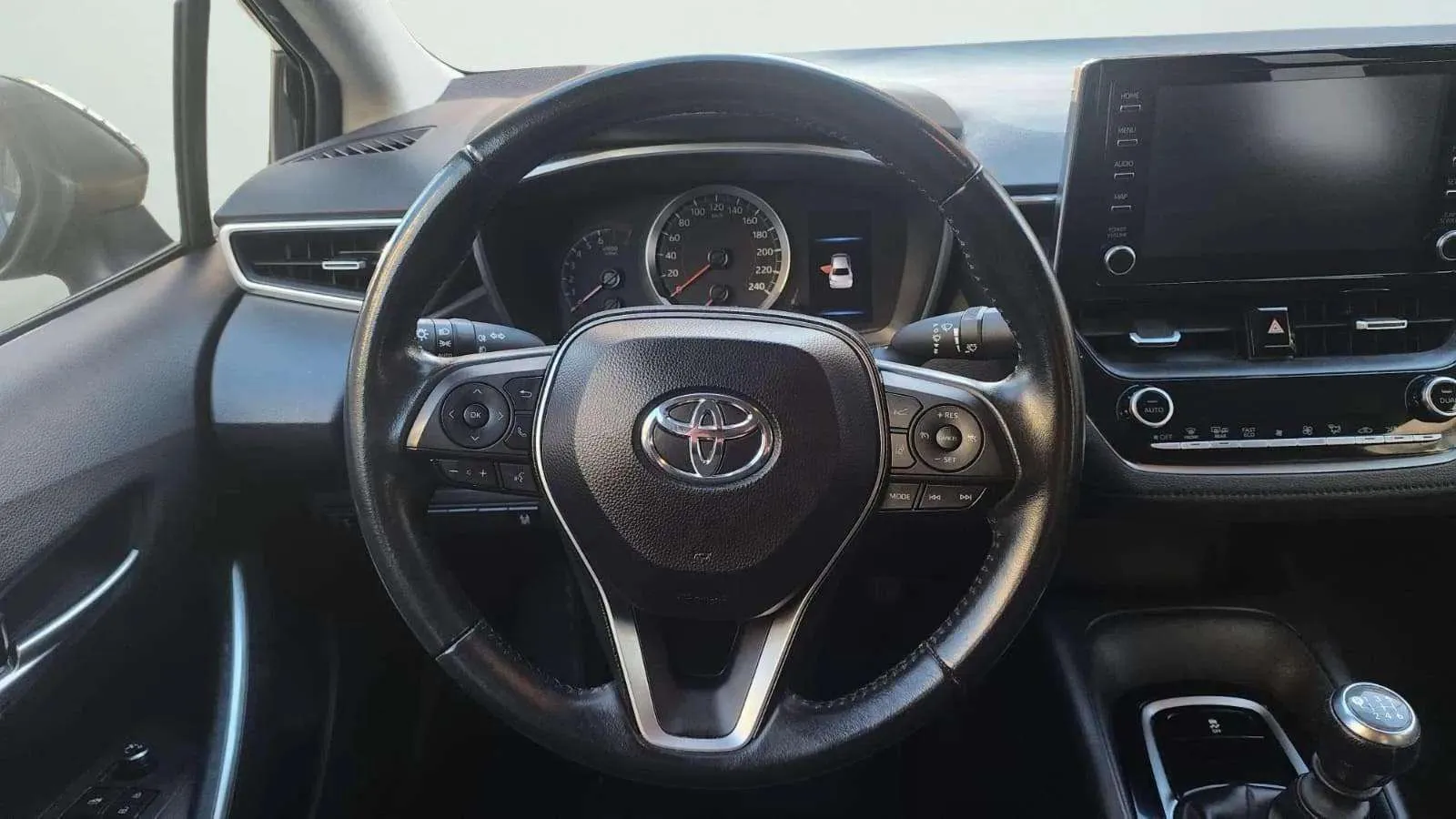 Toyota Corolla 140H Active Plus - foto 9