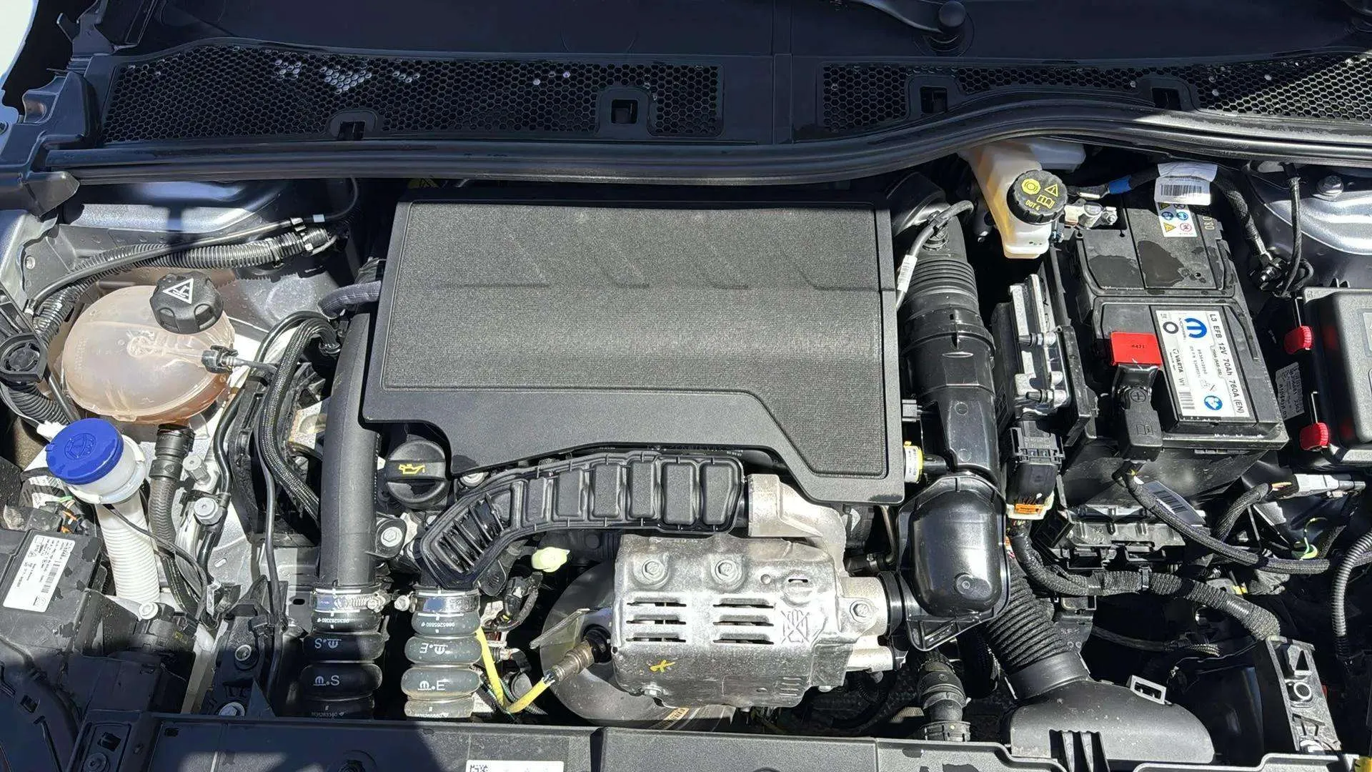 Peugeot 208 Allure Gasolina 100 - foto 19