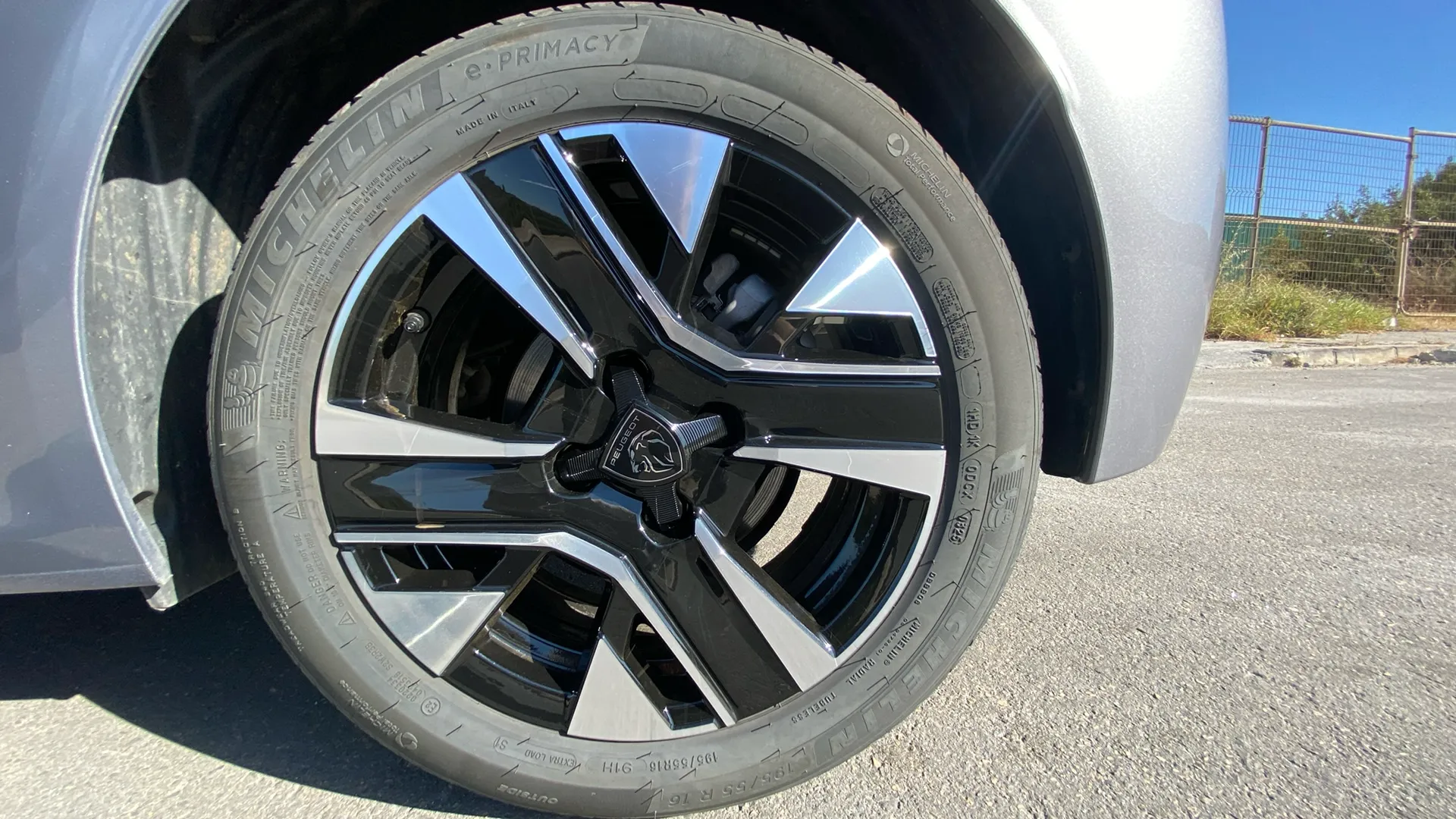Peugeot 208 Allure Gasolina 100 - foto 19