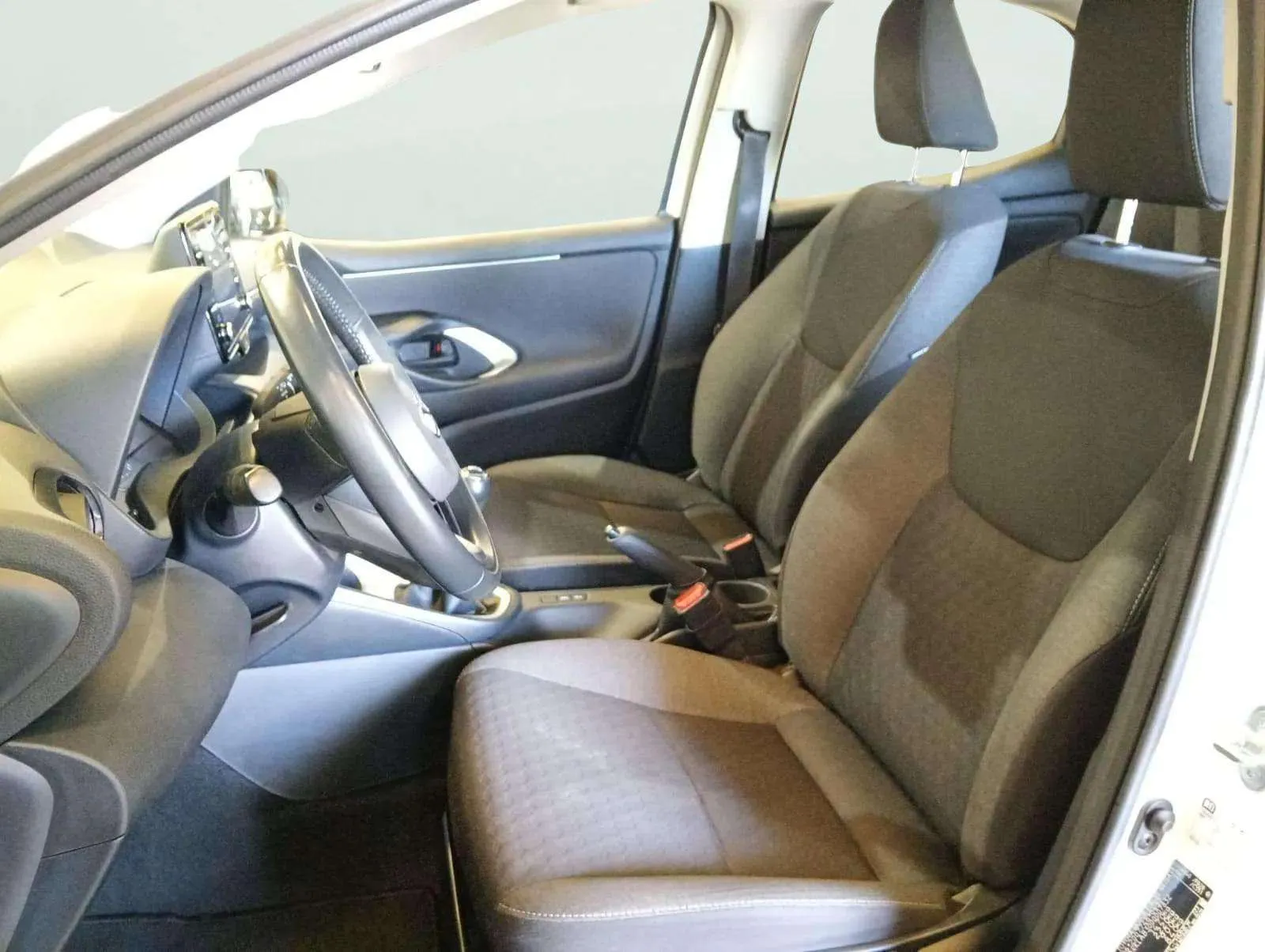 Toyota Yaris 1.0 70 Business - foto 9