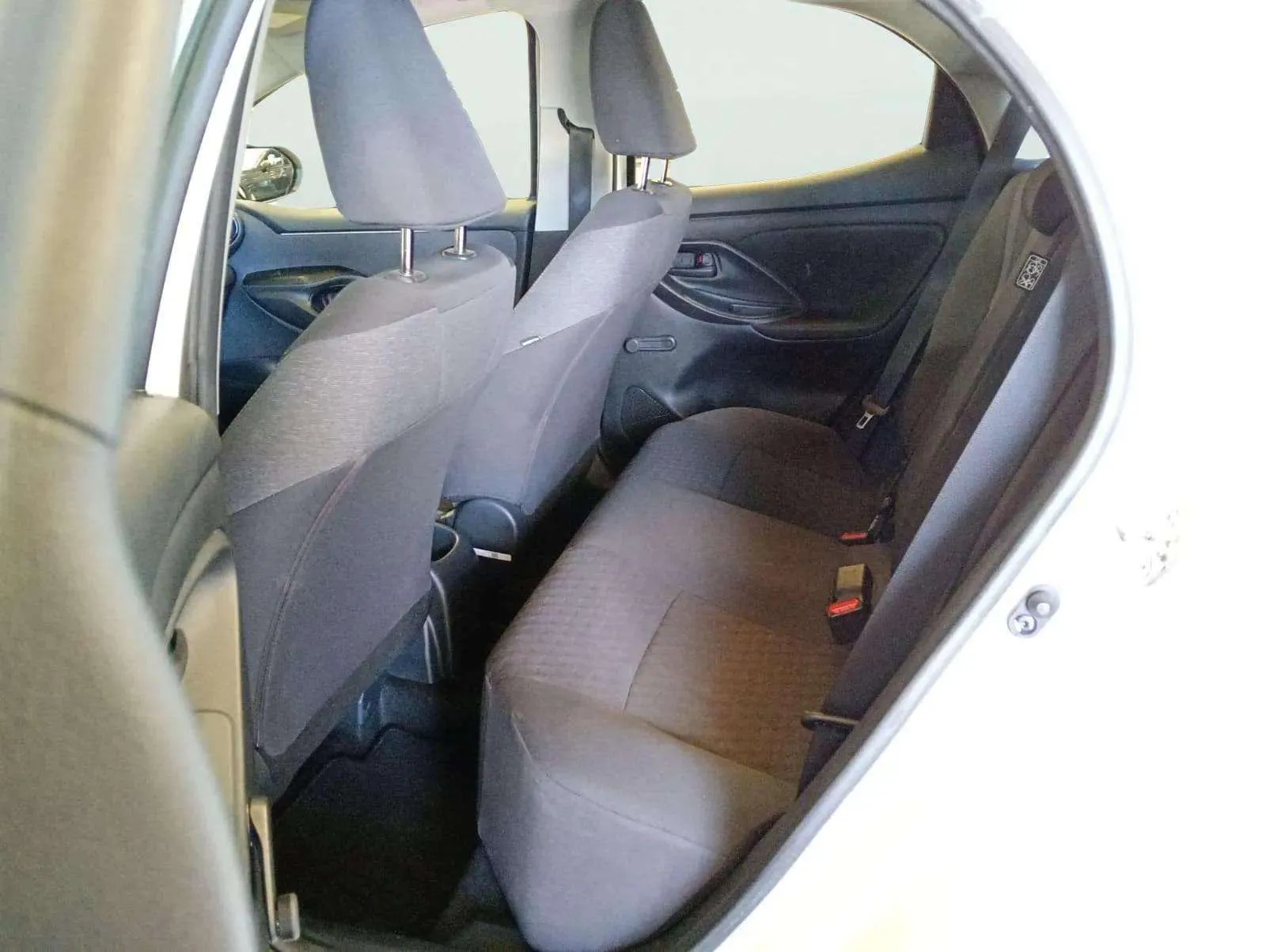Toyota Yaris 1.0 70 Business - foto 16