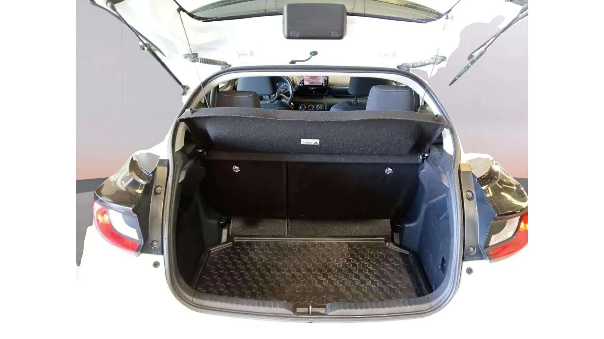 Toyota Yaris 1.0 70 Business - foto 15