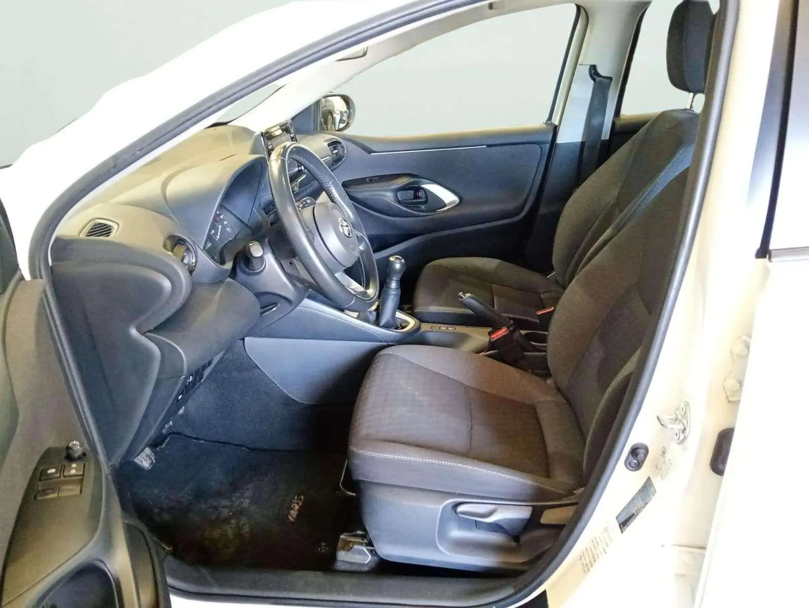 Toyota Yaris 1.0 70 Business - foto 10