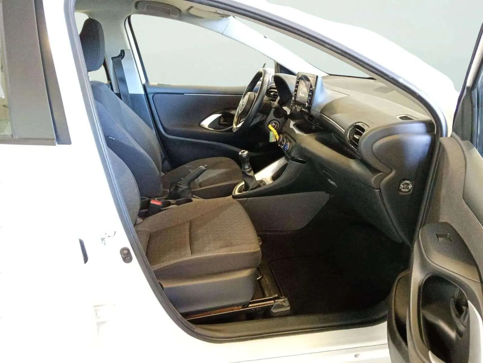 Toyota Yaris 1.0 70 Business - foto 11