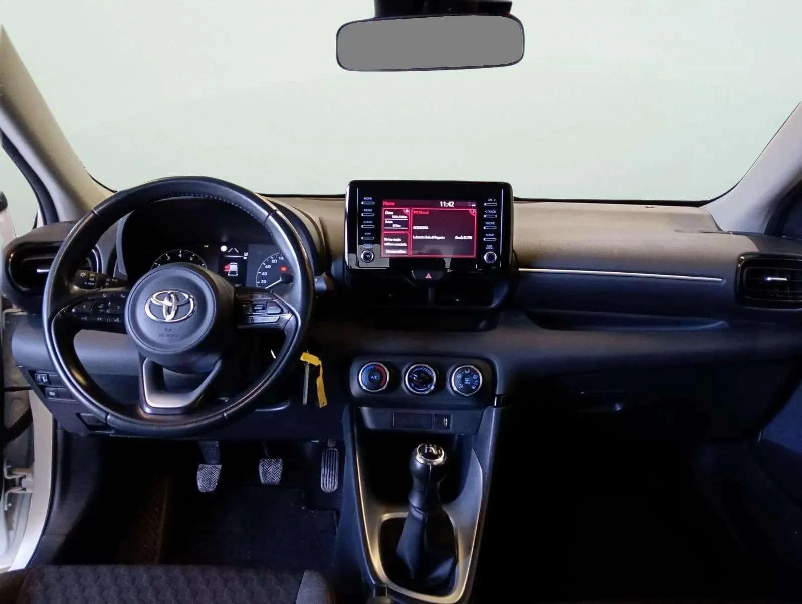 Toyota Yaris 1.0 70 Business - foto 6