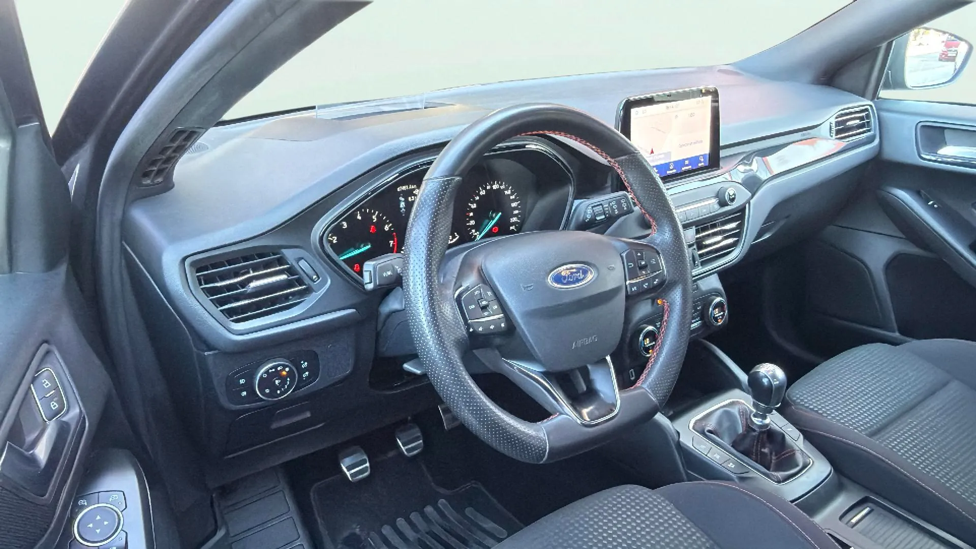 Ford Focus 1.0 EcoBoost ST-Line X - foto 12