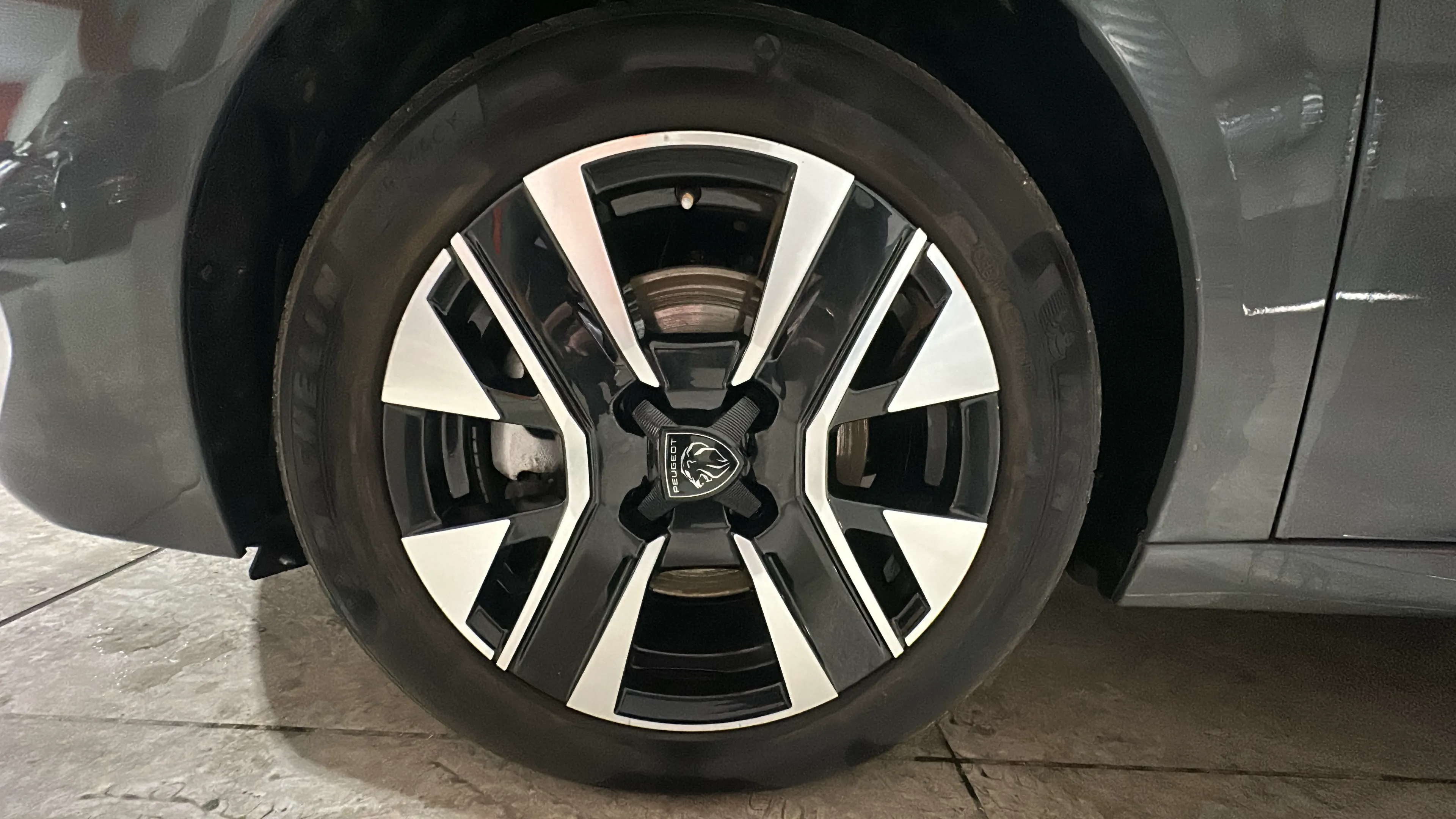 Peugeot 208 Allure Gasolina 100 - foto 19
