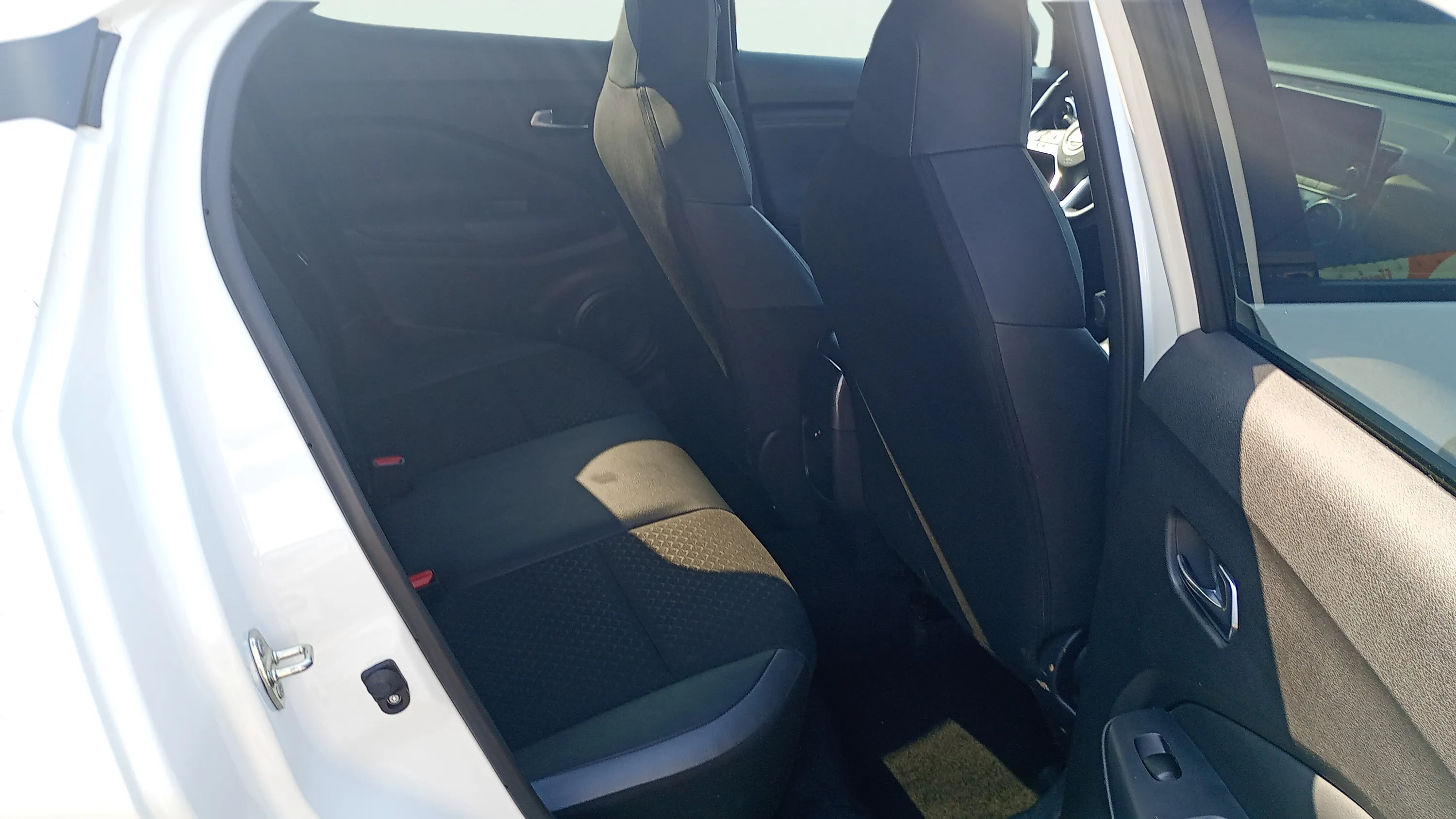 Nissan Juke DIG-T 6M/T N-Connecta - foto 15
