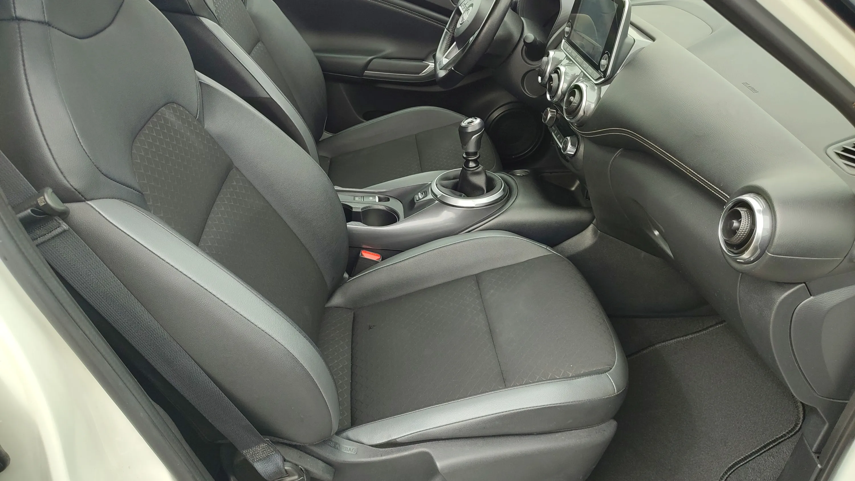 Nissan Juke DIG-T N-Connecta - foto 24