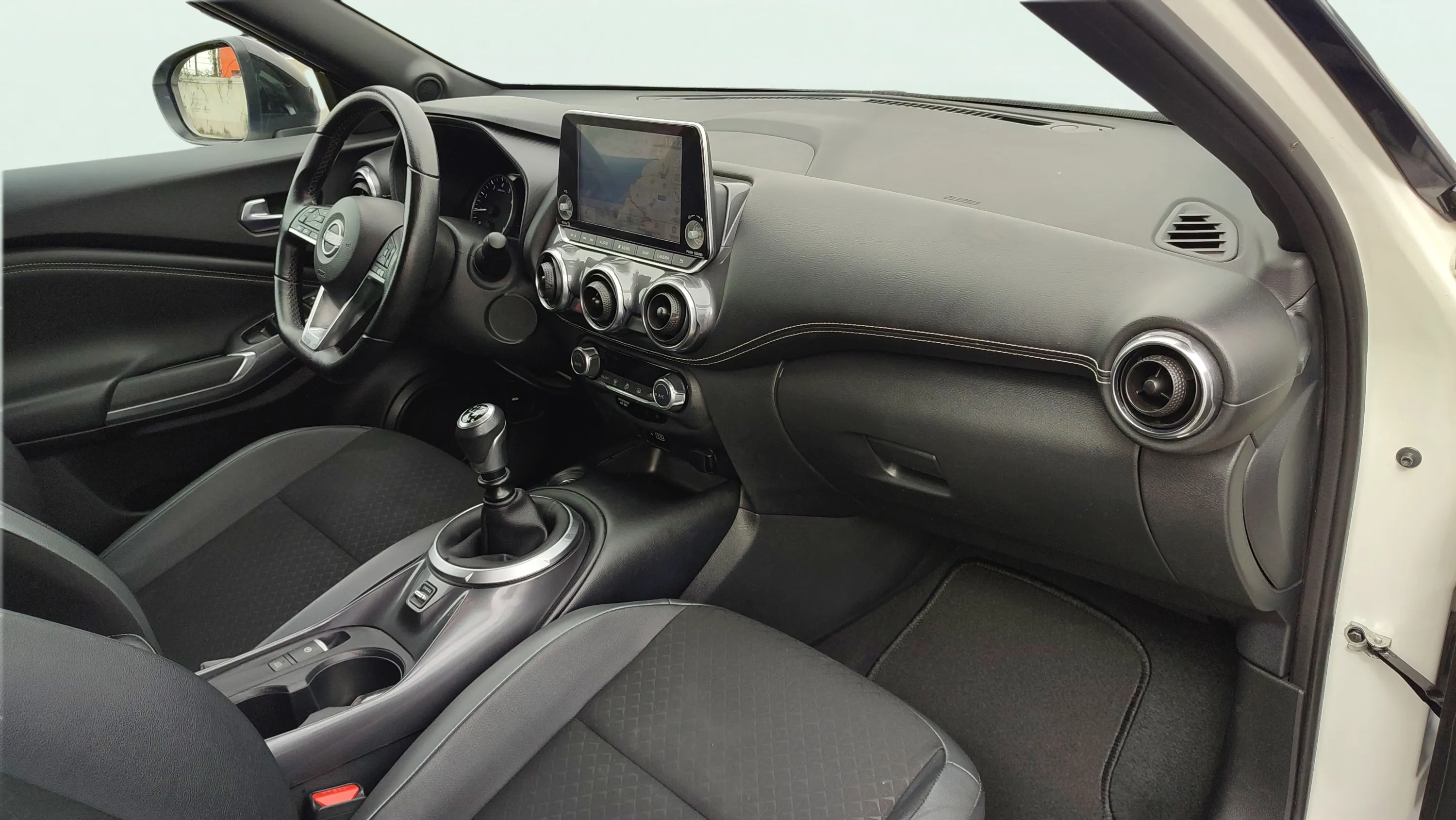 Nissan Juke DIG-T N-Connecta - foto 22