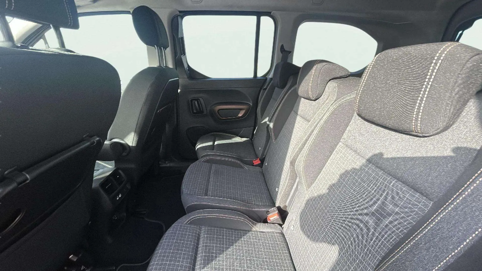 Peugeot Rifter GT Line Long BlueHDi - foto 18