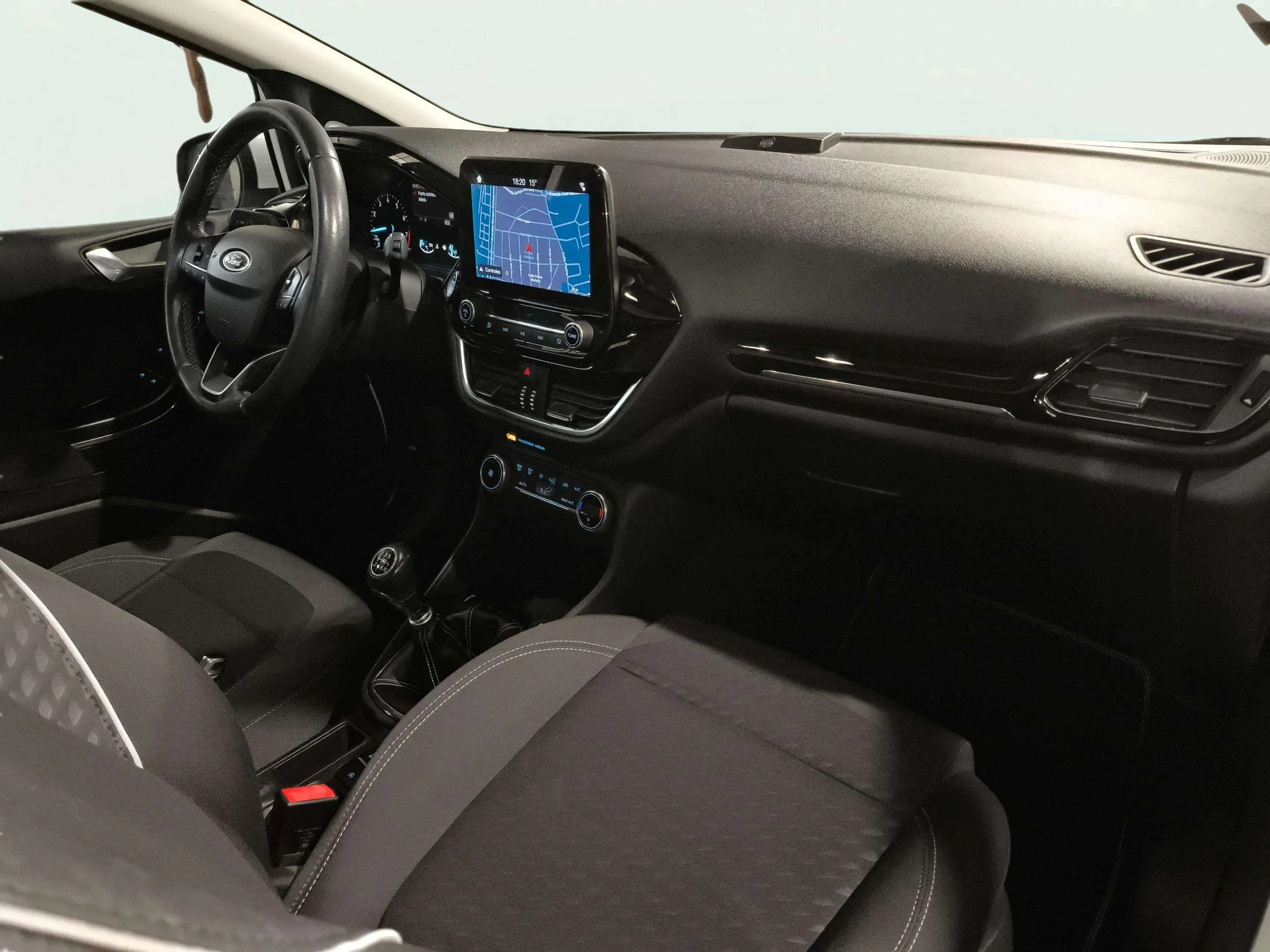 Ford Fiesta 1.0 EcoBoost ST-Line - foto 23