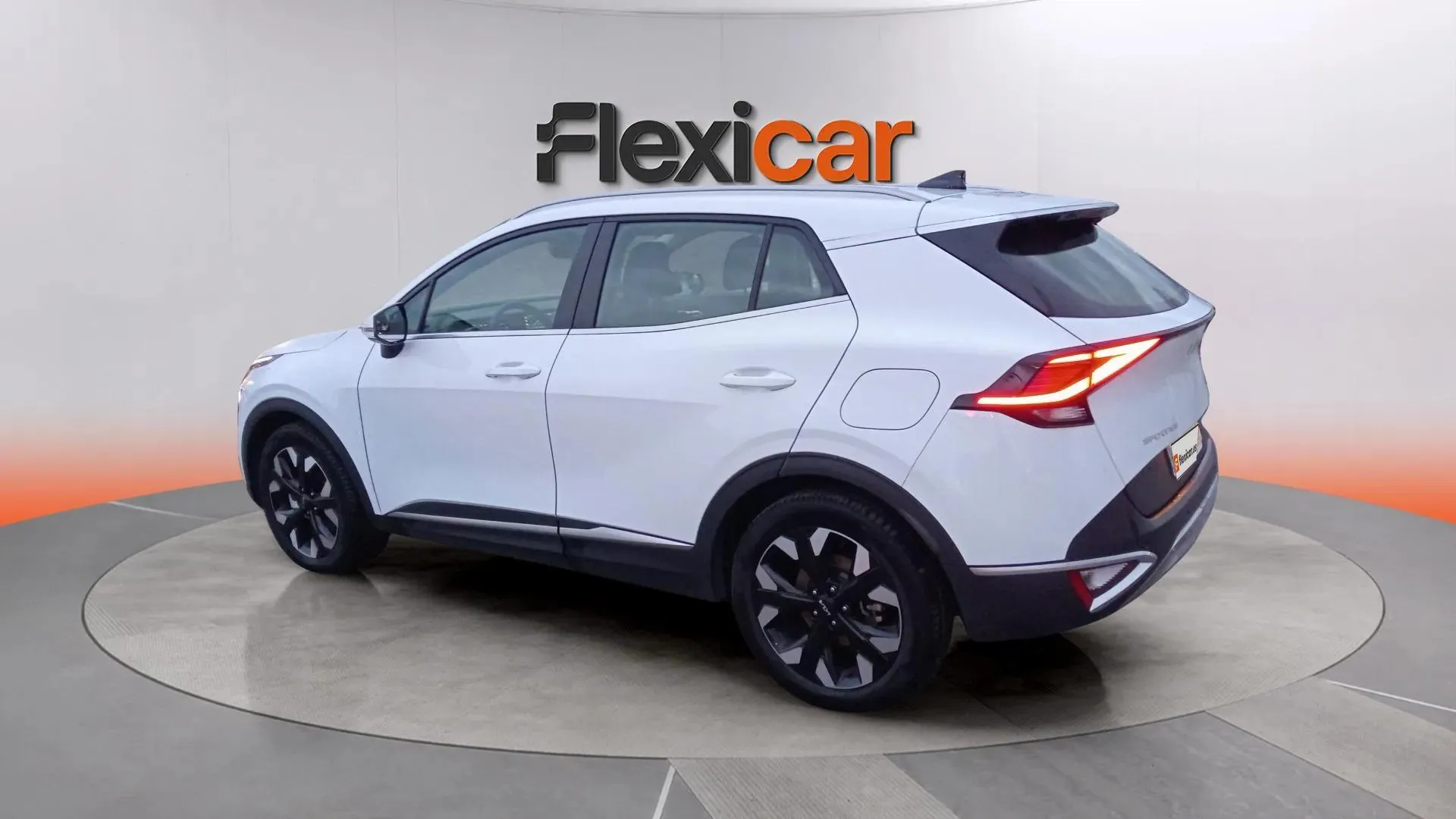 Kia Sportage 1.6 T-GDi PHEV Drive 4x4 - foto 10