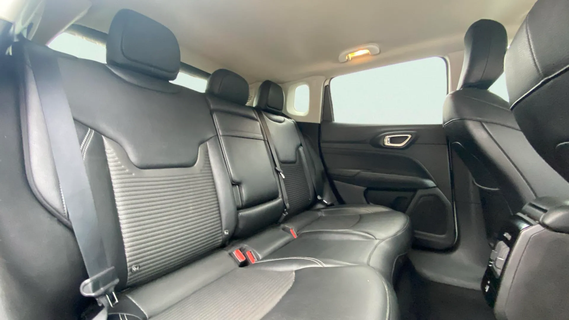 Jeep Compass 4xe 1.3 PHEV Limited AWD - foto 14