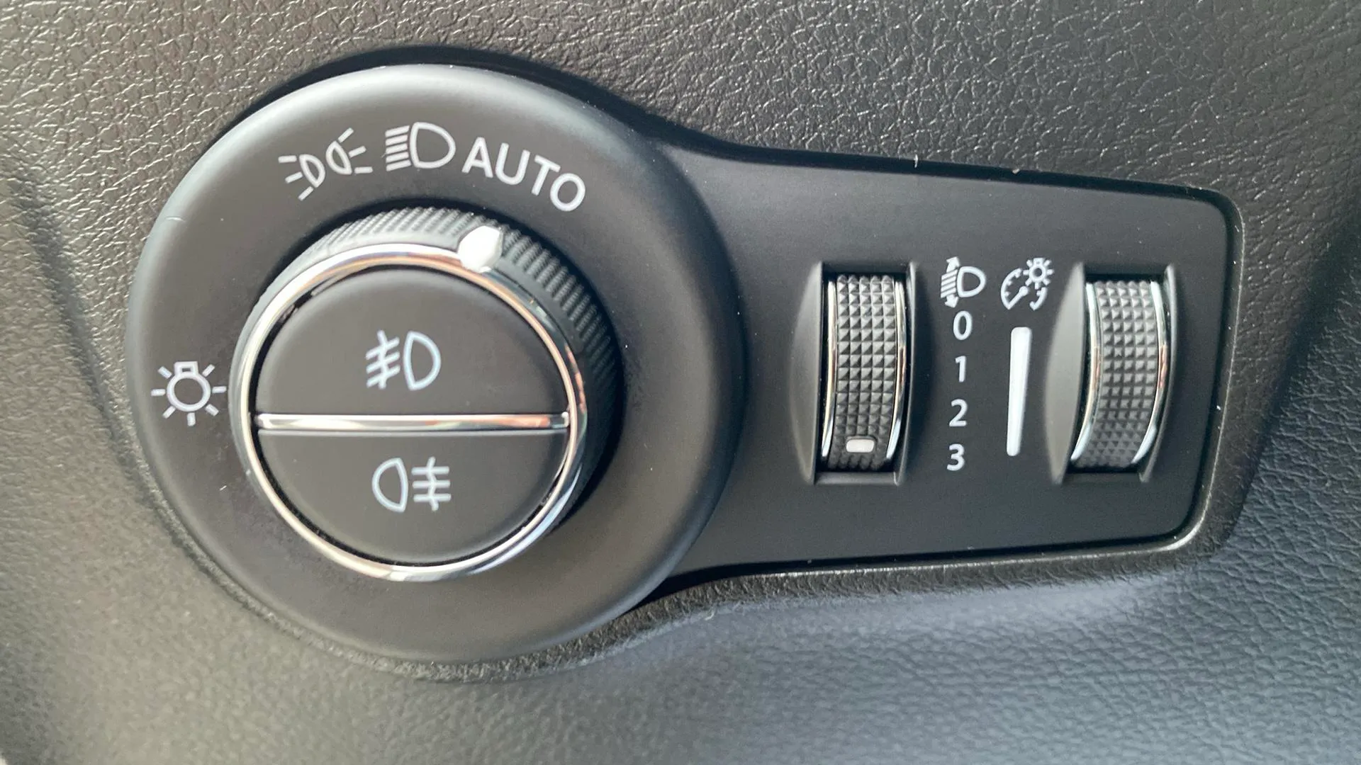 Jeep Compass 4xe 1.3 PHEV Limited AWD - foto 21