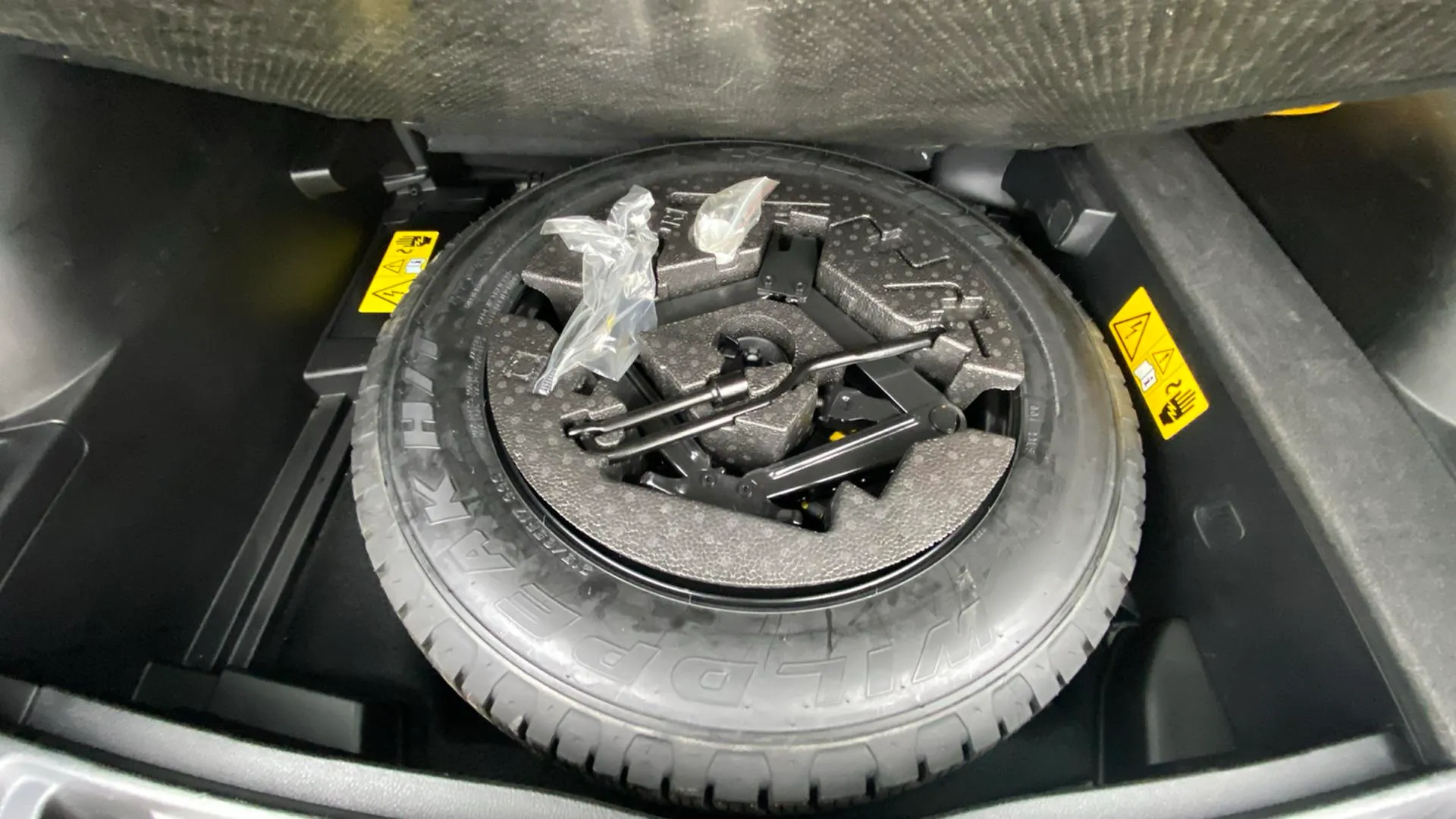 Jeep Compass 4xe 1.3 PHEV Limited AWD - foto 17