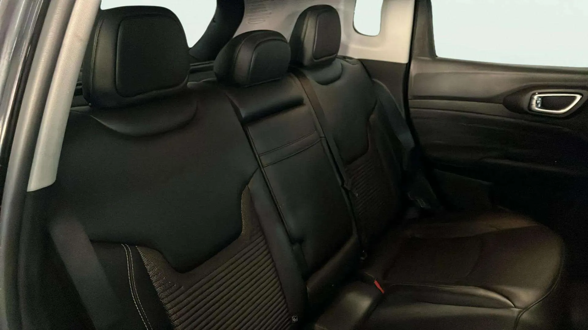 Jeep Compass 4xe 1.3 PHEV Limited AWD - foto 11