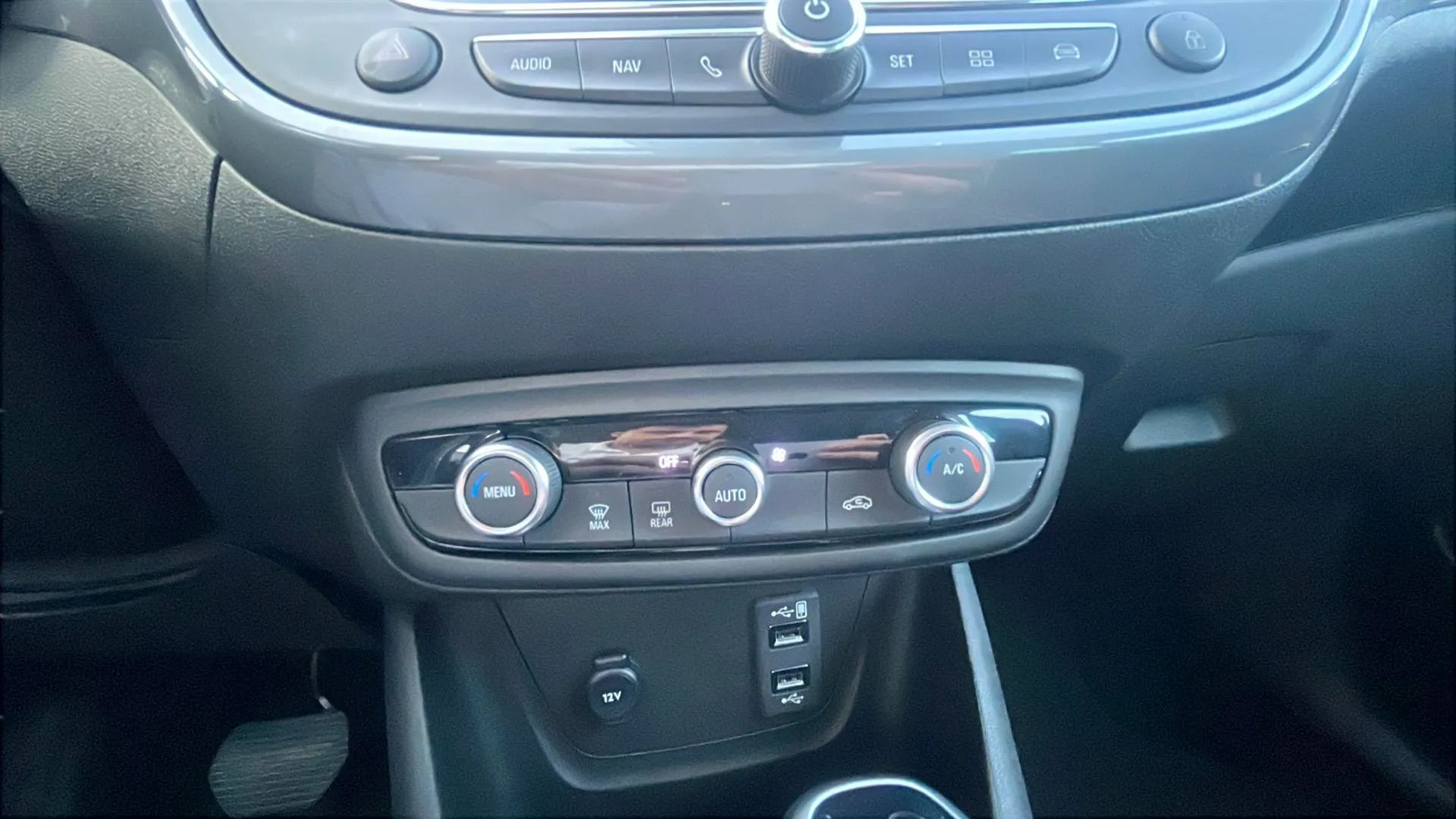 Opel Crossland 1.2 Elegance AT6 - foto 20