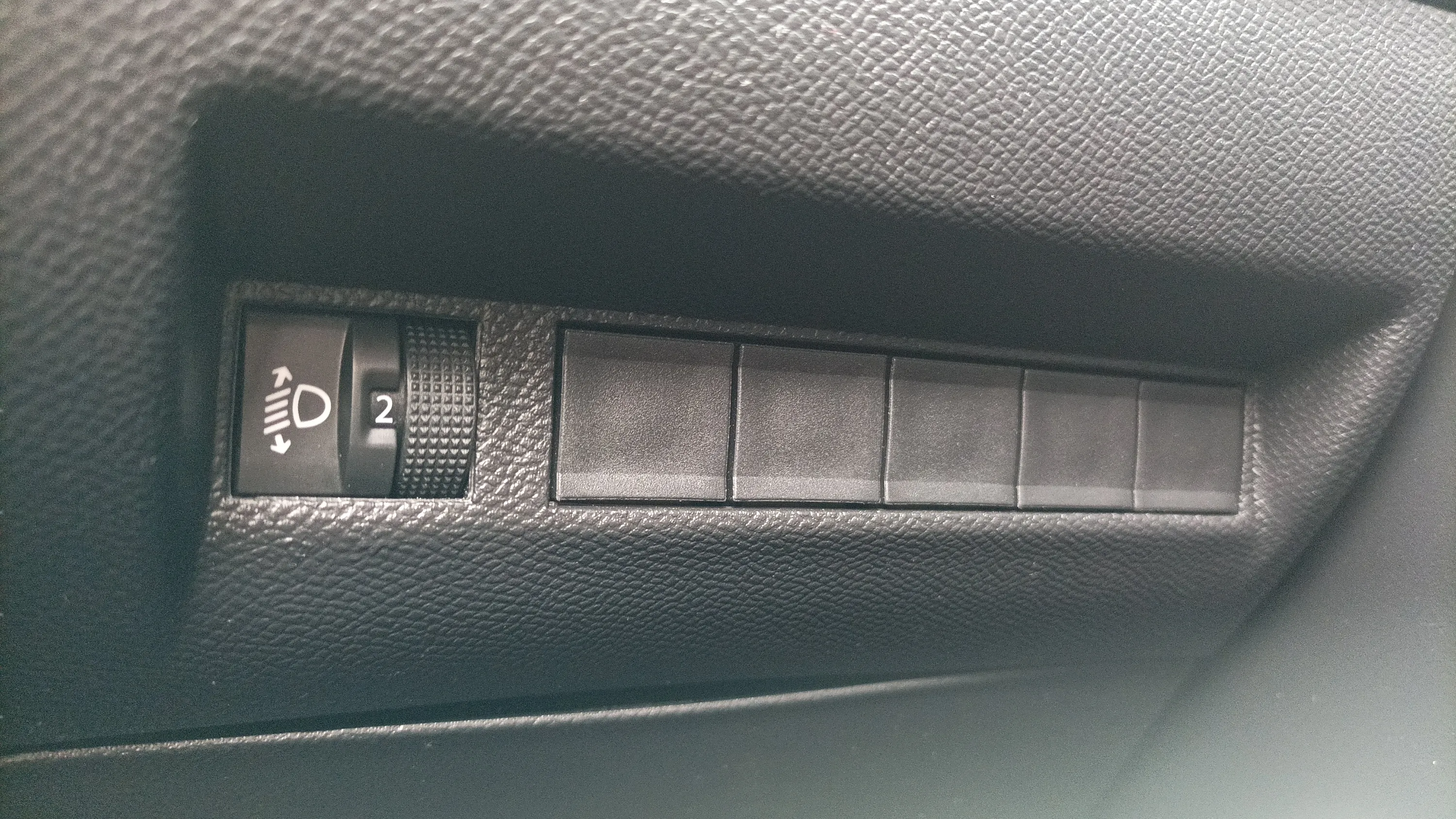 Peugeot 2008 Allure PureTech 100 - foto 16