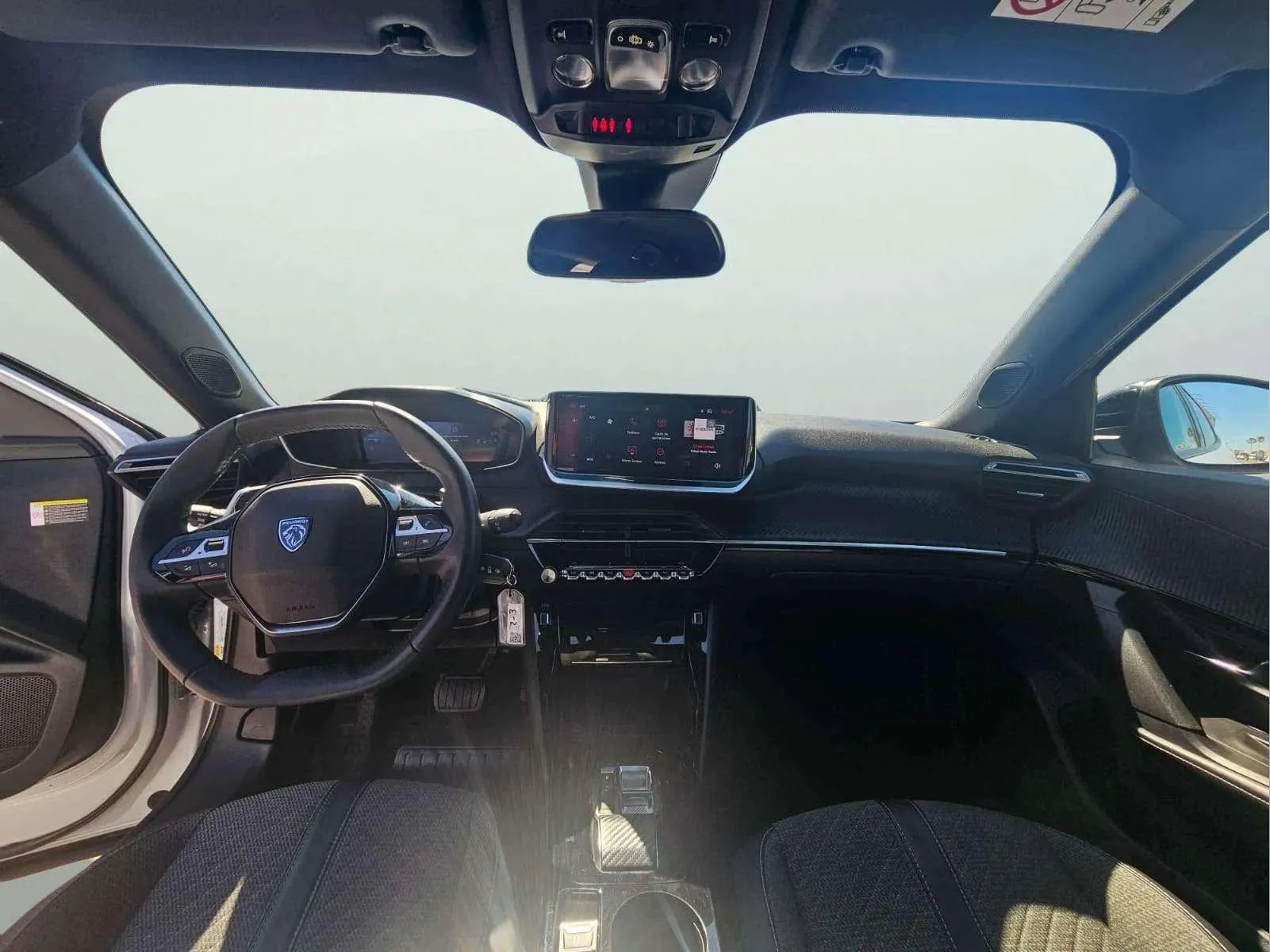 Peugeot 2008 Allure PureTech 130 EAT8 - foto 14