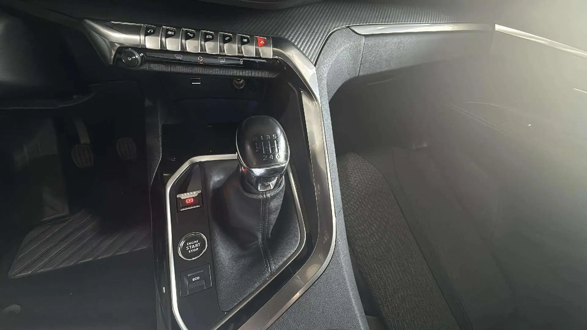 Peugeot 5008 1.2 PureTech Allure Pack - foto 14