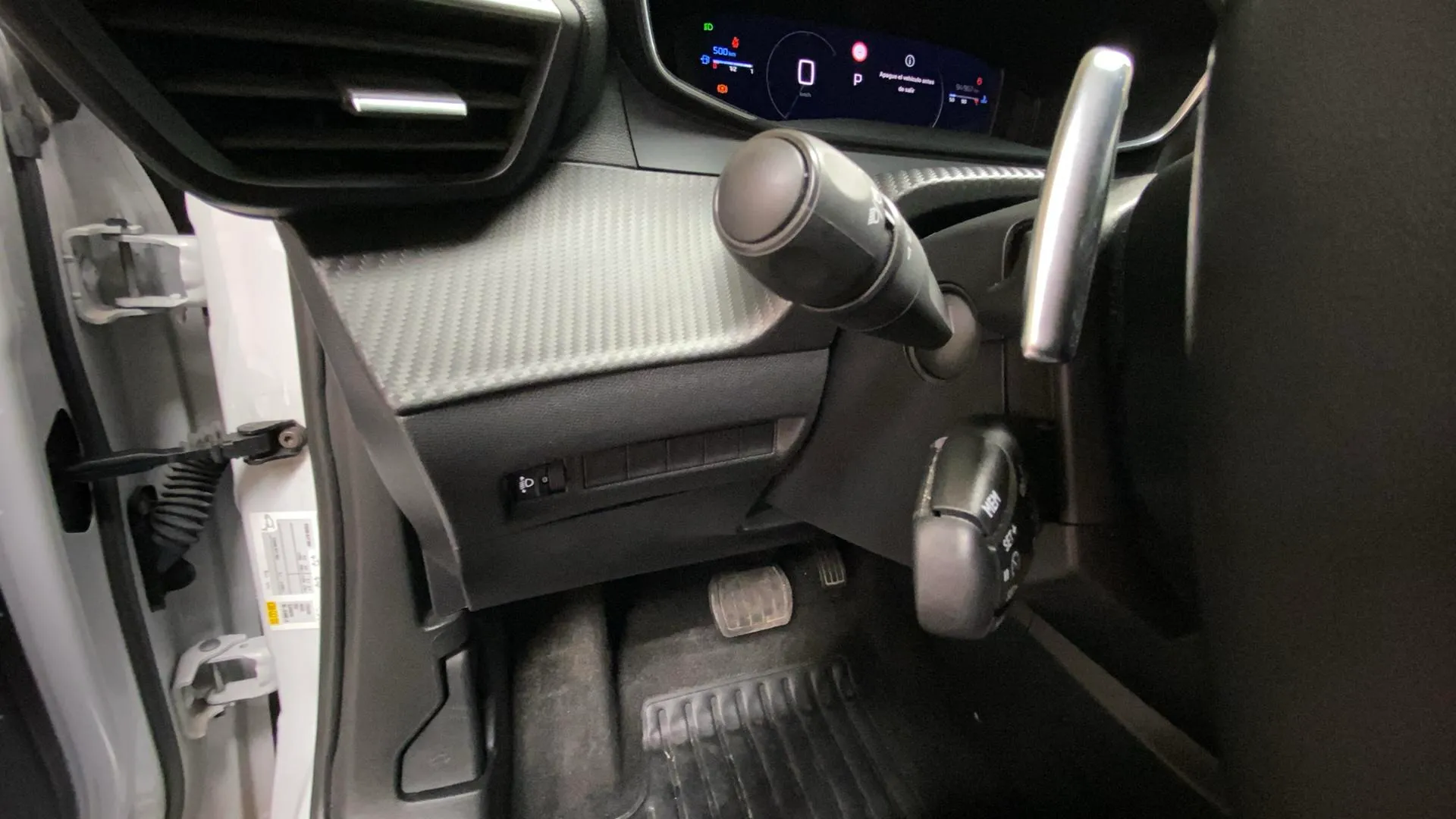 Peugeot 2008 Allure PureTech 130 EAT8 - foto 14