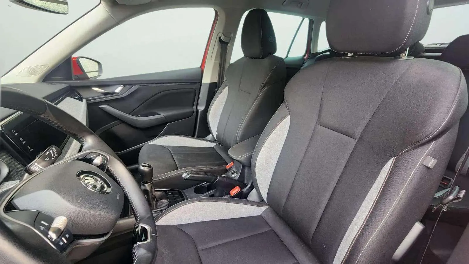 Škoda Kamiq 1.0 TSI Selection - foto 22