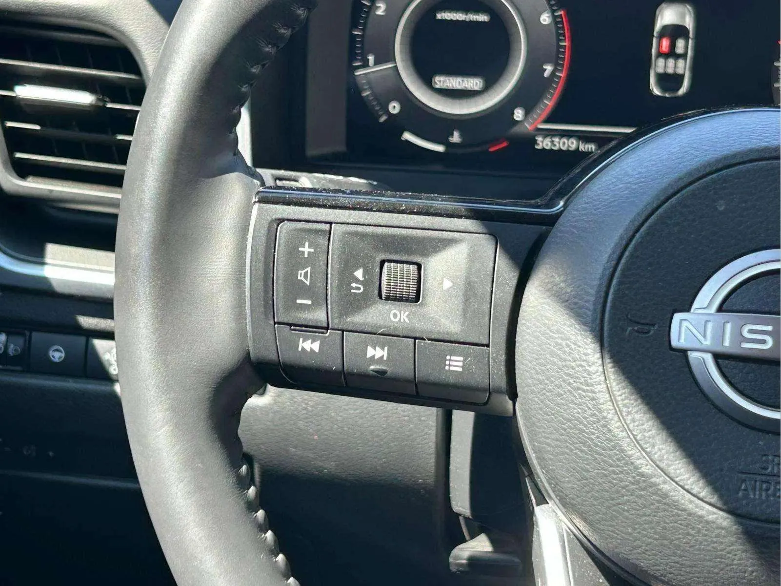 Nissan Qashqai DIG-T N-Connecta - foto 9