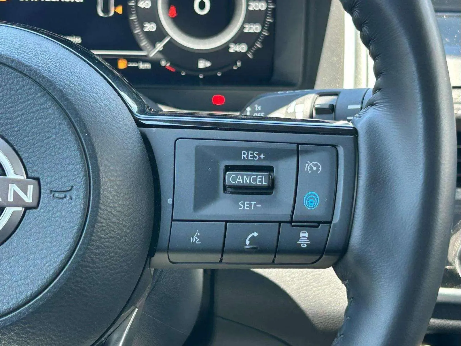 Nissan Qashqai DIG-T N-Connecta - foto 10